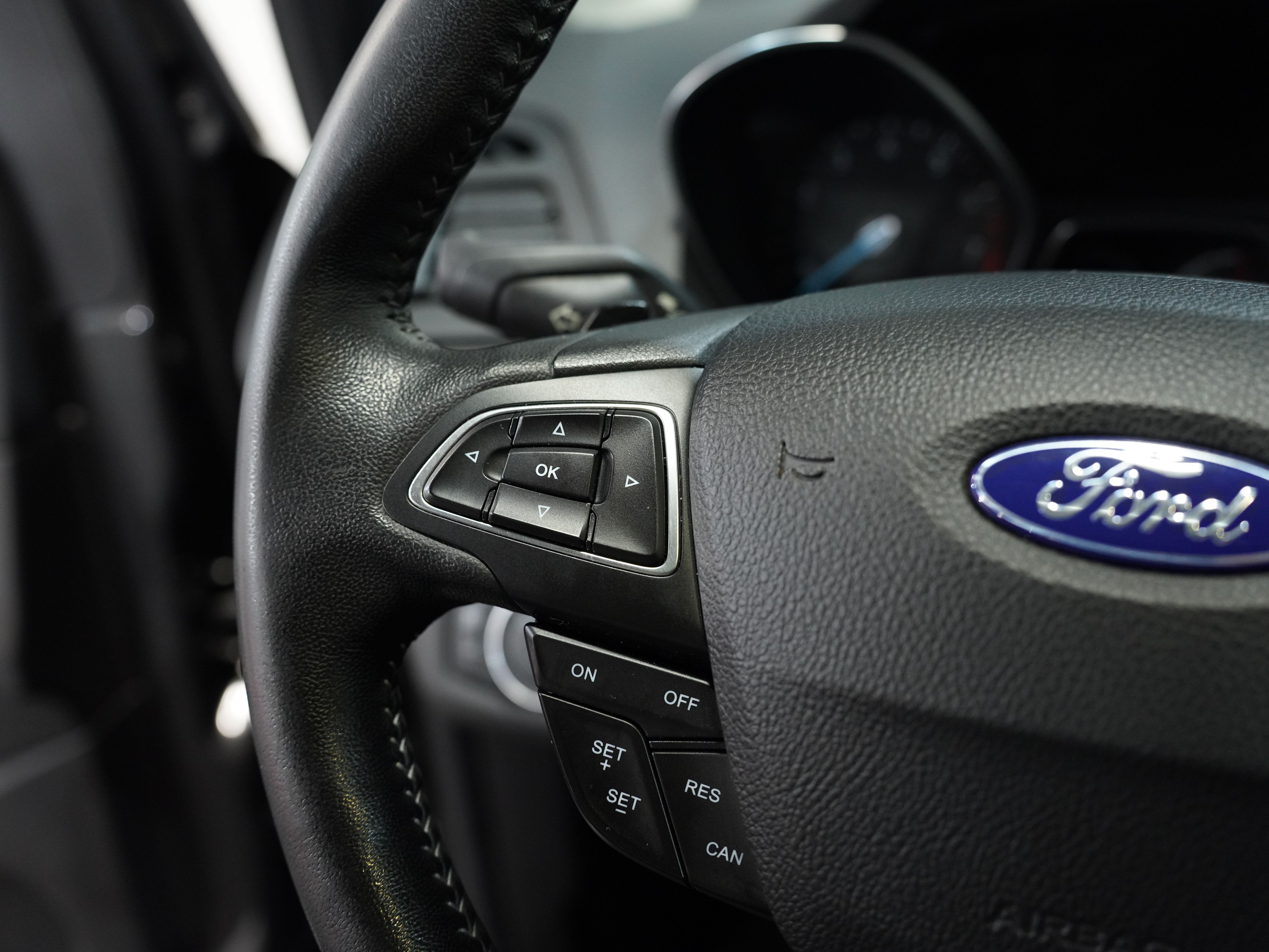 GRAY, 2017 FORD ESCAPE Image 38