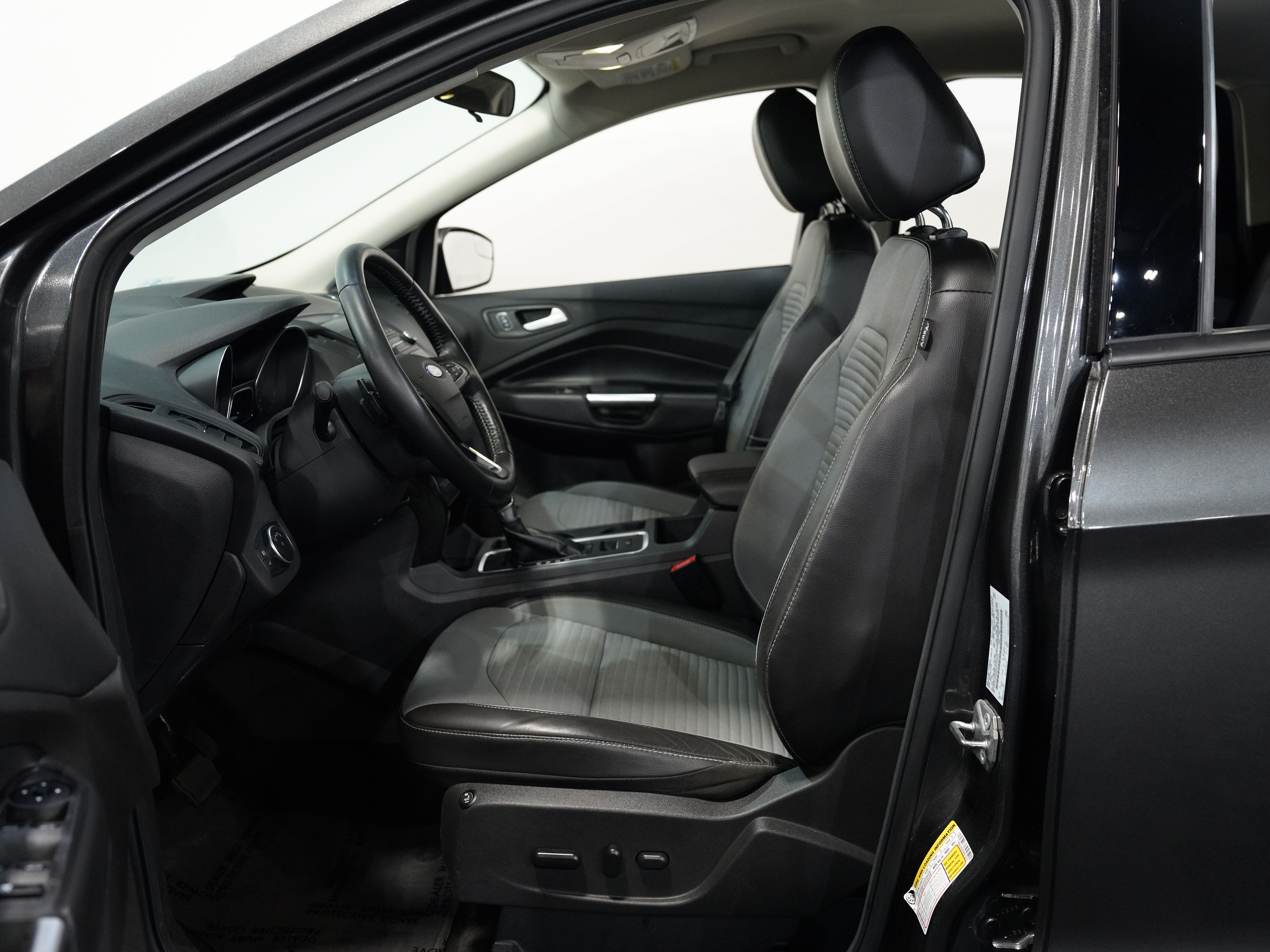 GRAY, 2017 FORD ESCAPE Image 28