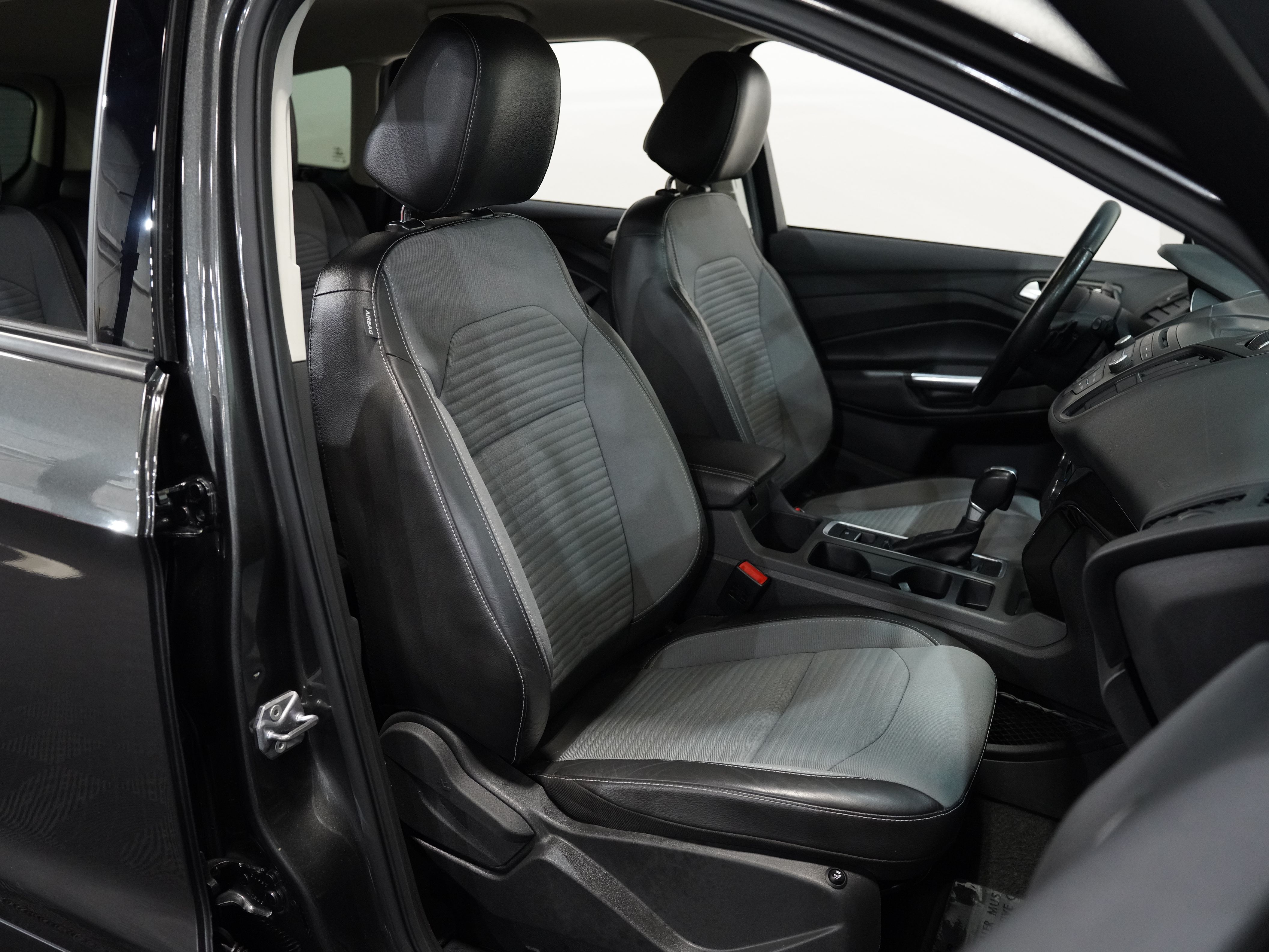 GRAY, 2017 FORD ESCAPE Image 30