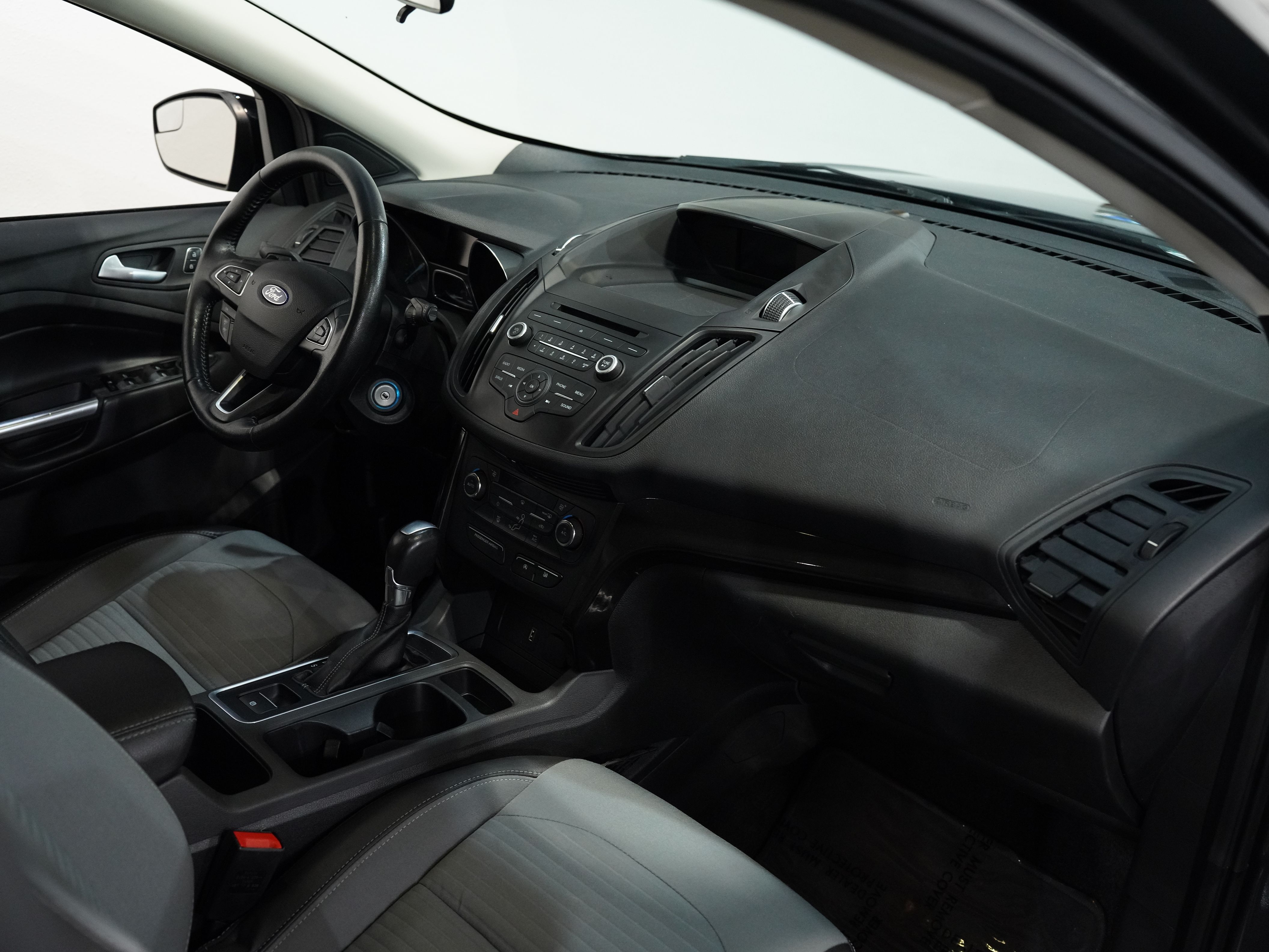 GRAY, 2017 FORD ESCAPE Image 32