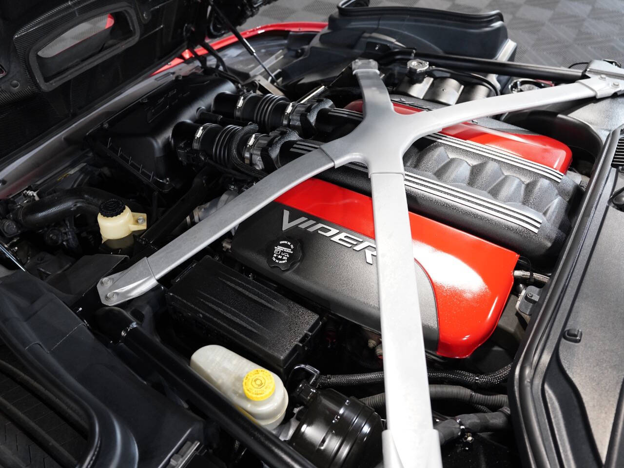 ADRENALINE RED, 2015 DODGE VIPER Image 42