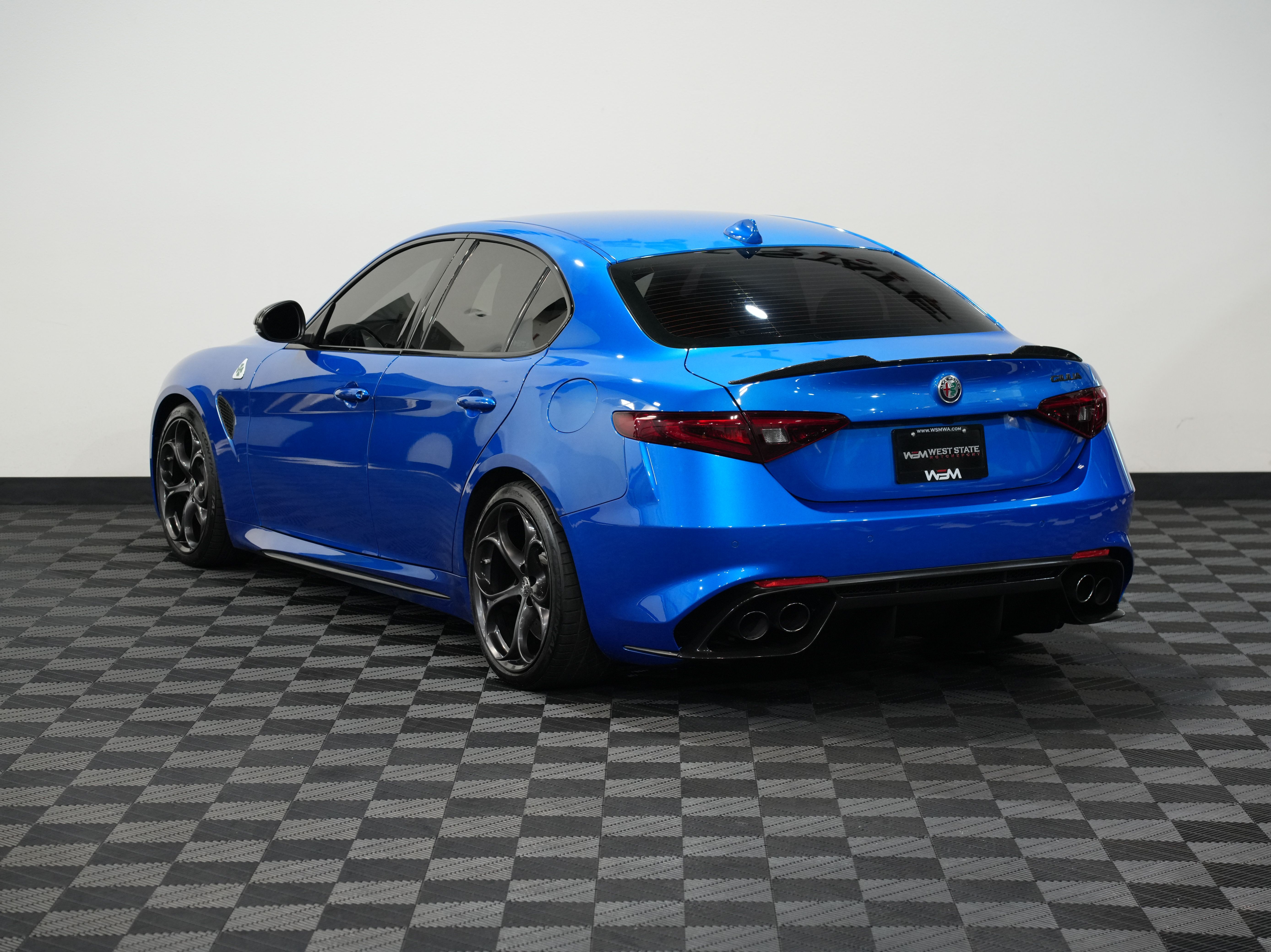 BLUE, 2019 ALFA ROMEO GIULIA Image 8