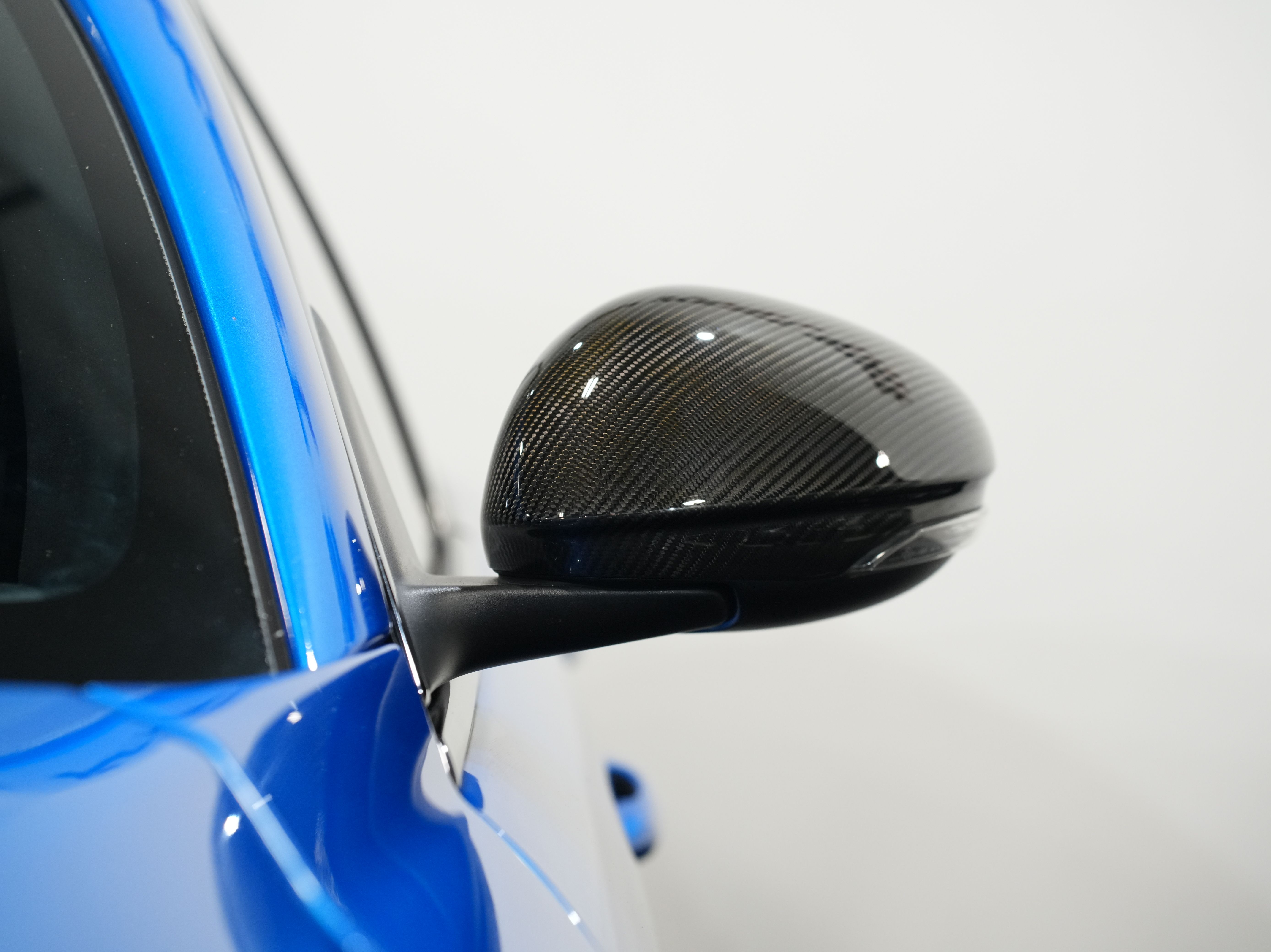 BLUE, 2019 ALFA ROMEO GIULIA Image 11