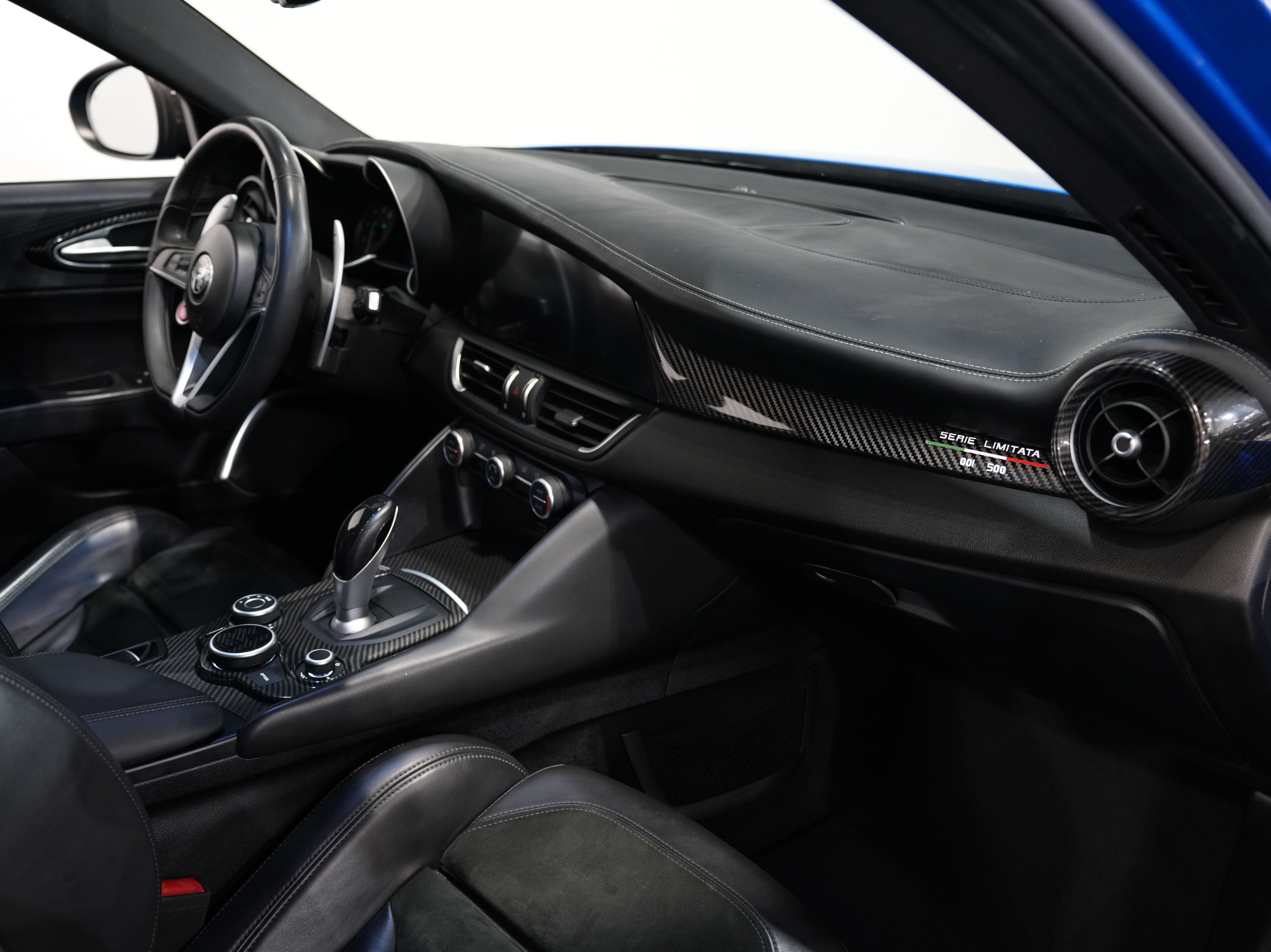 BLUE, 2019 ALFA ROMEO GIULIA Image 39