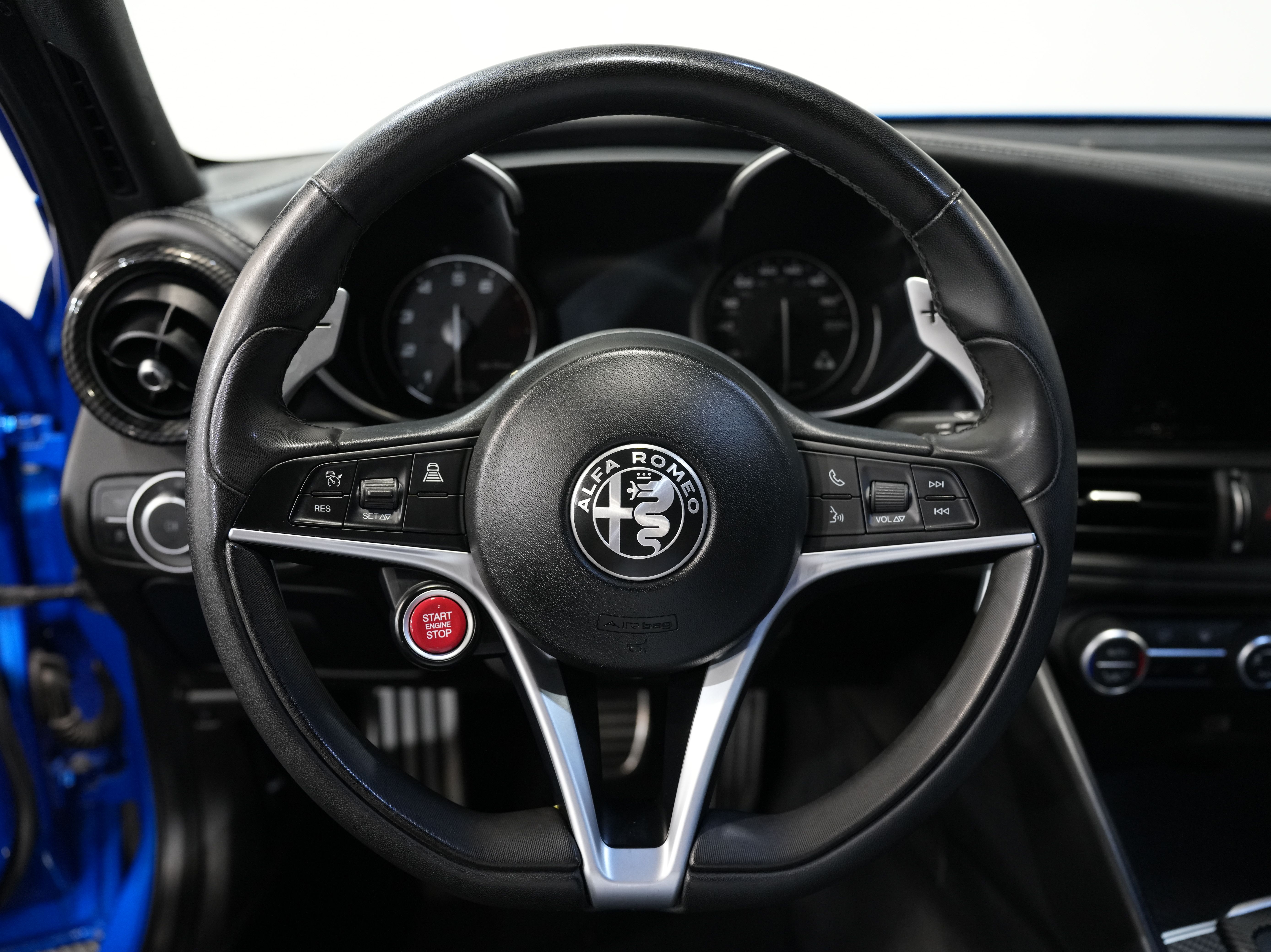 BLUE, 2019 ALFA ROMEO GIULIA Image 44