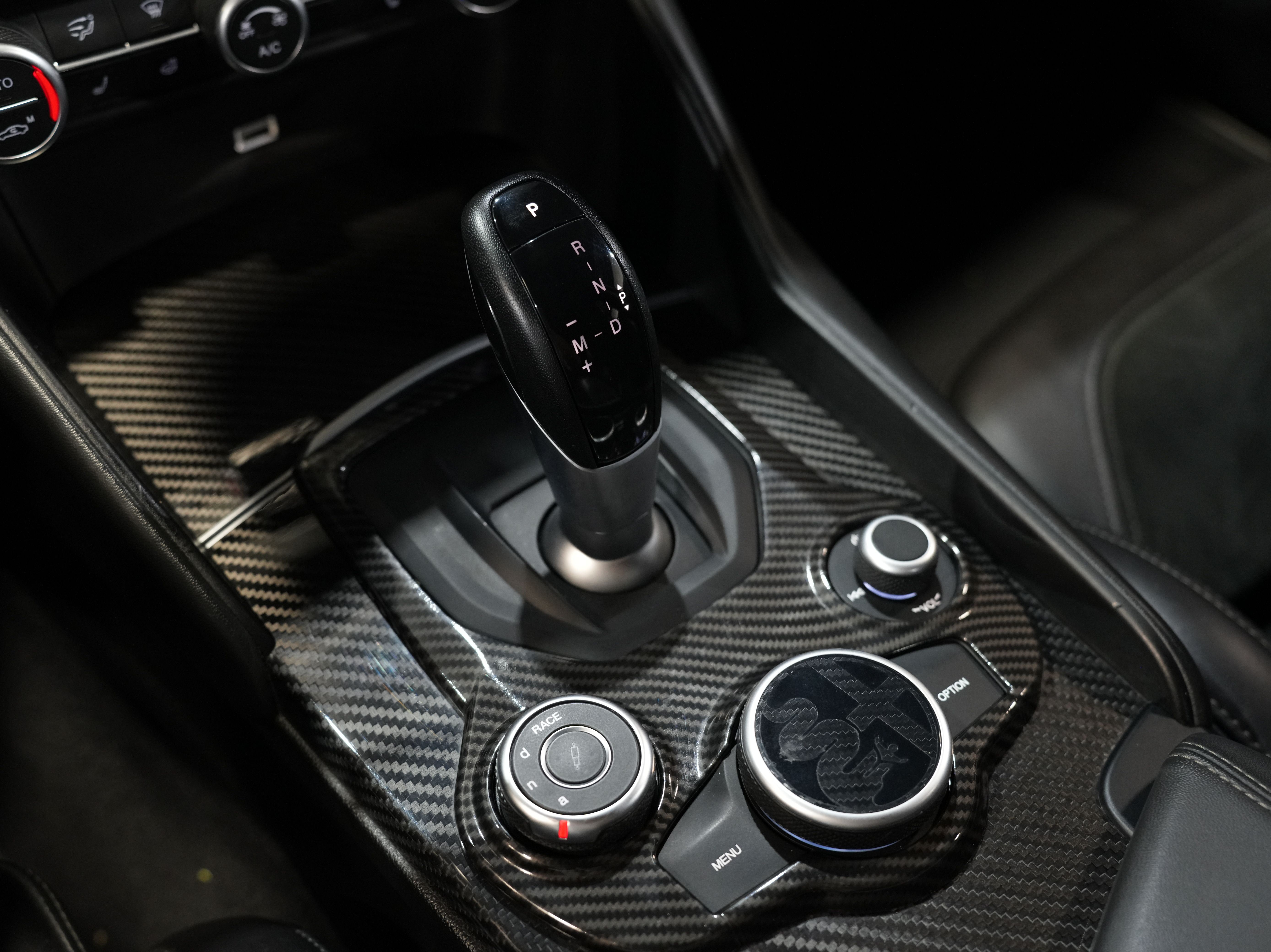 BLUE, 2019 ALFA ROMEO GIULIA Image 50