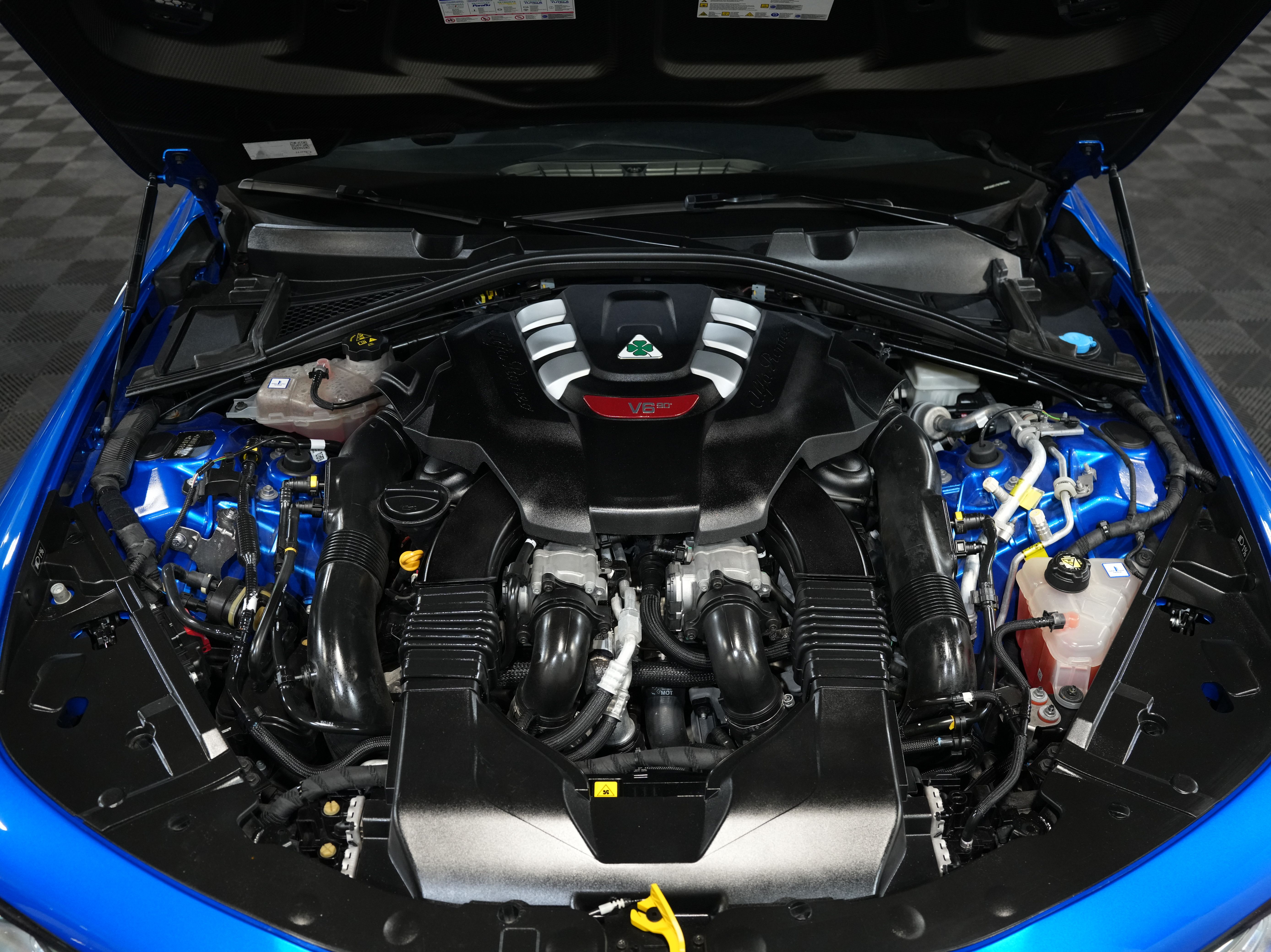 BLUE, 2019 ALFA ROMEO GIULIA Image 53