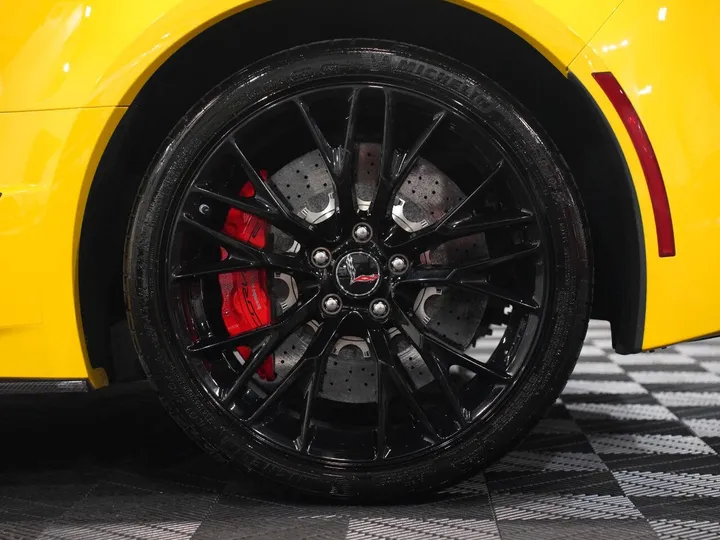 VELOCITY YELLOW TINTCOAT, 2015 CHEVROLET CORVETTE Image 54