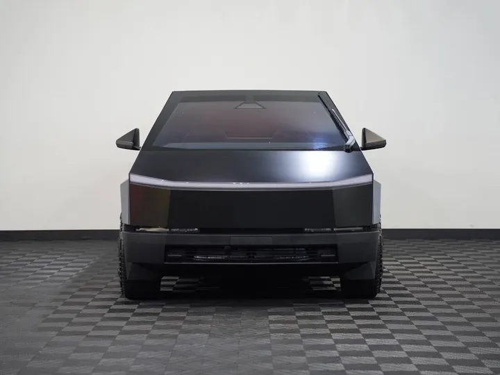 BLACK, 2024 TESLA CYBERTRUCK Image 4