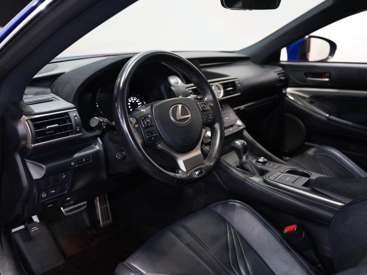 BLUE, 2017 LEXUS RC Image 33