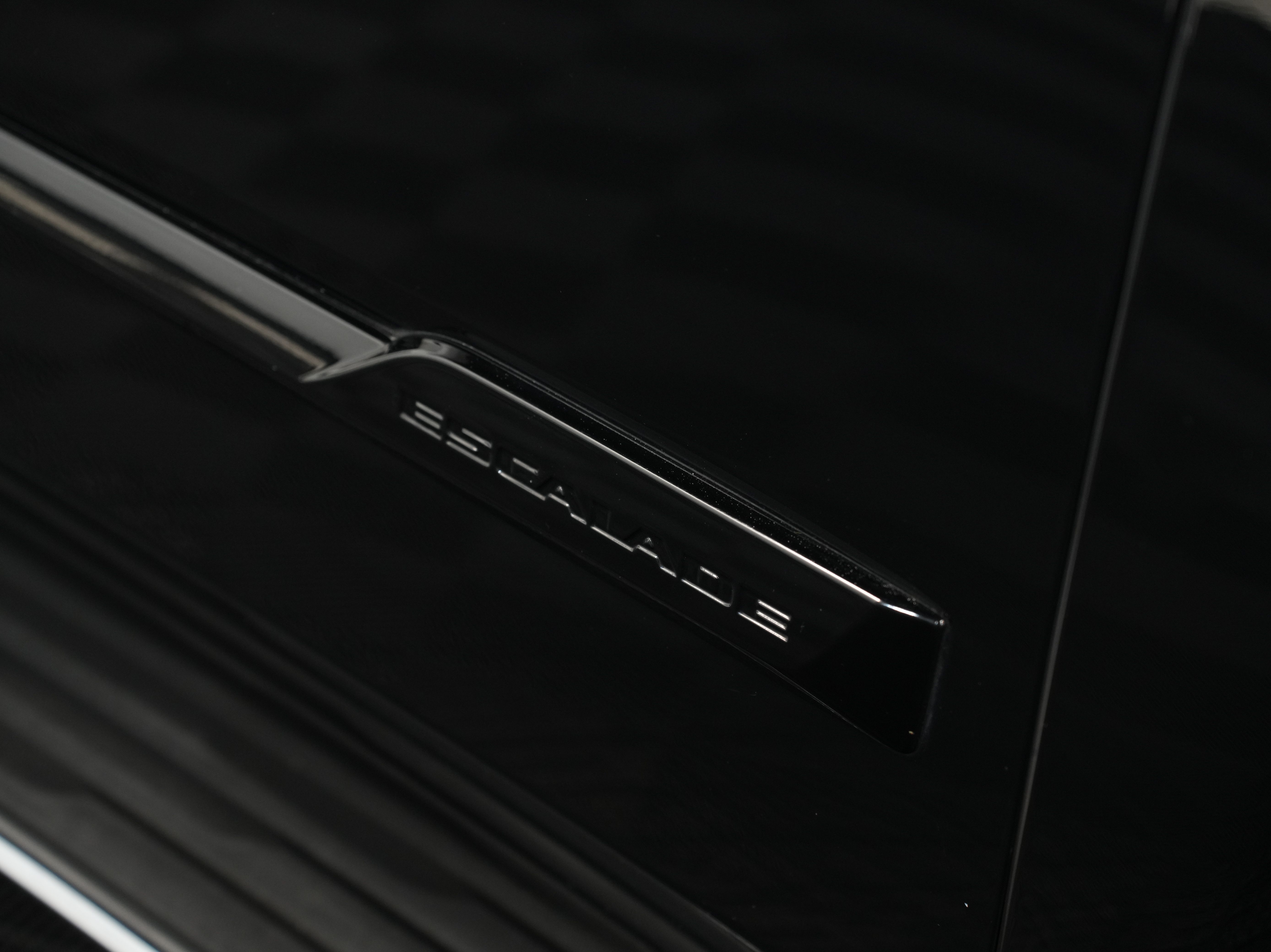 BLACK, 2016 CADILLAC ESCALADE Image 13