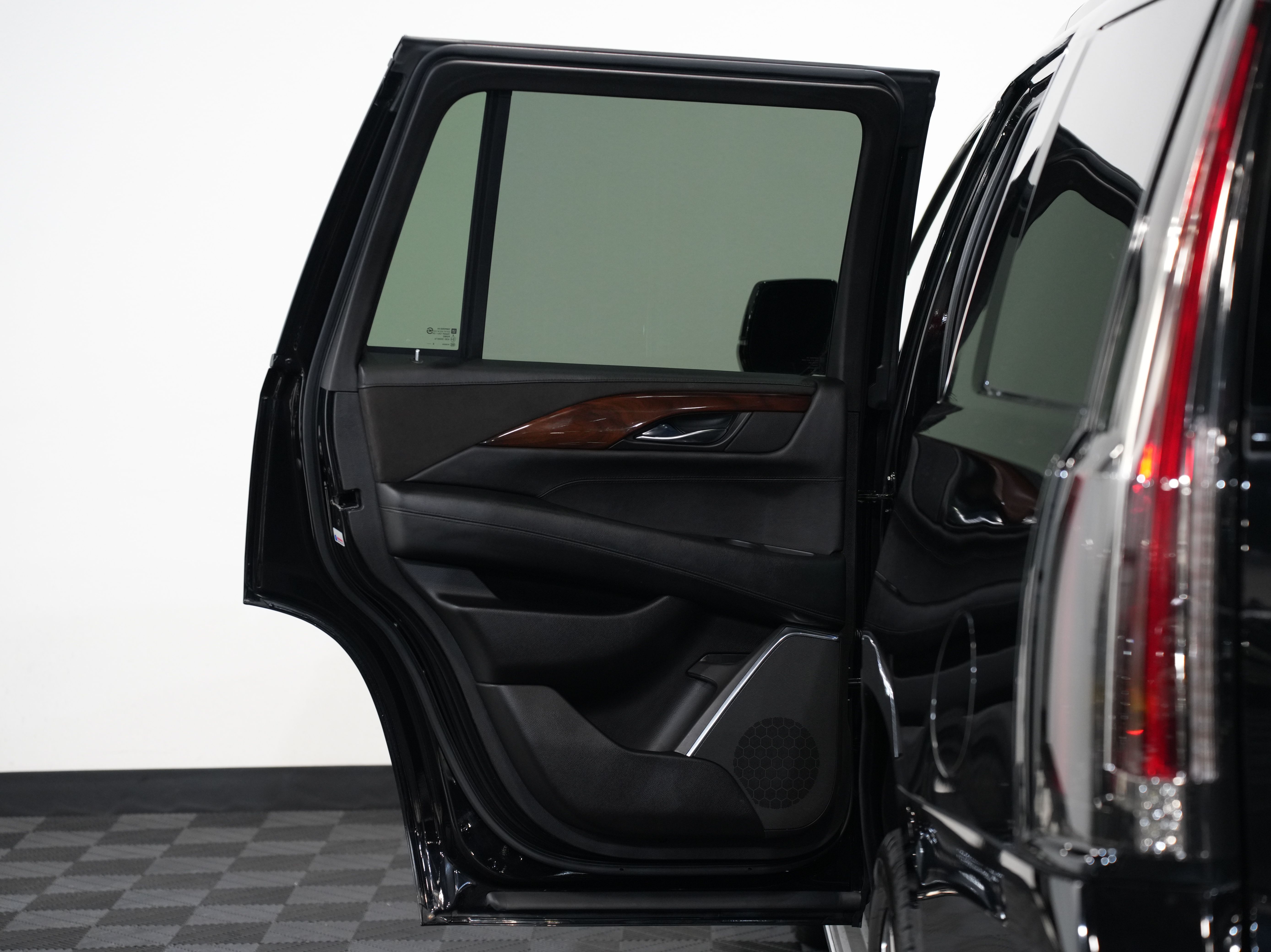 BLACK, 2016 CADILLAC ESCALADE Image 24