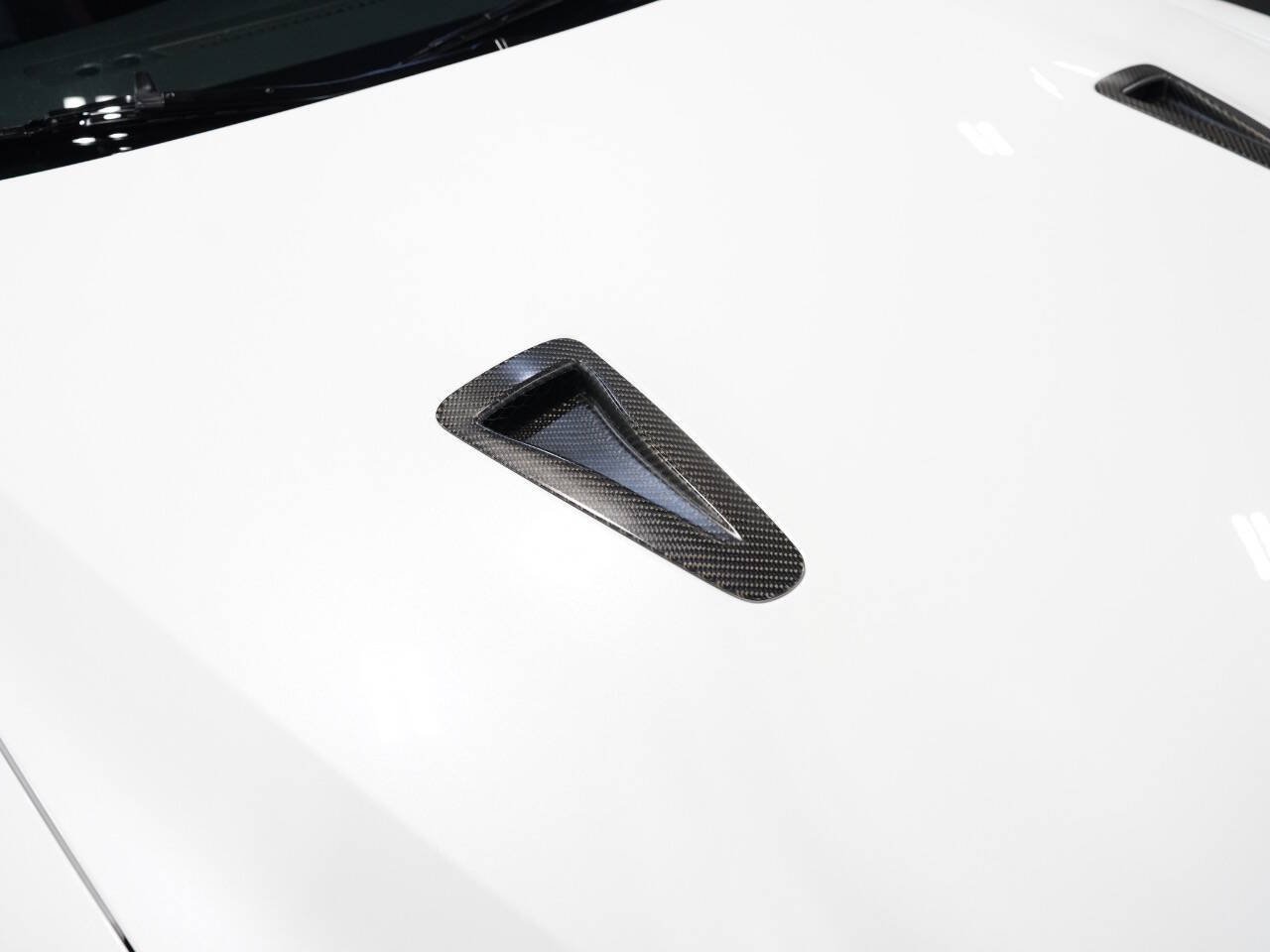 PEARL WHITE, 2015 NISSAN GT-R Image 13