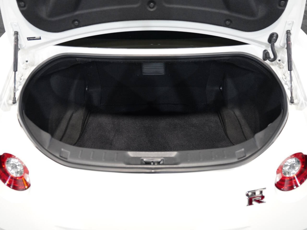 PEARL WHITE, 2015 NISSAN GT-R Image 52