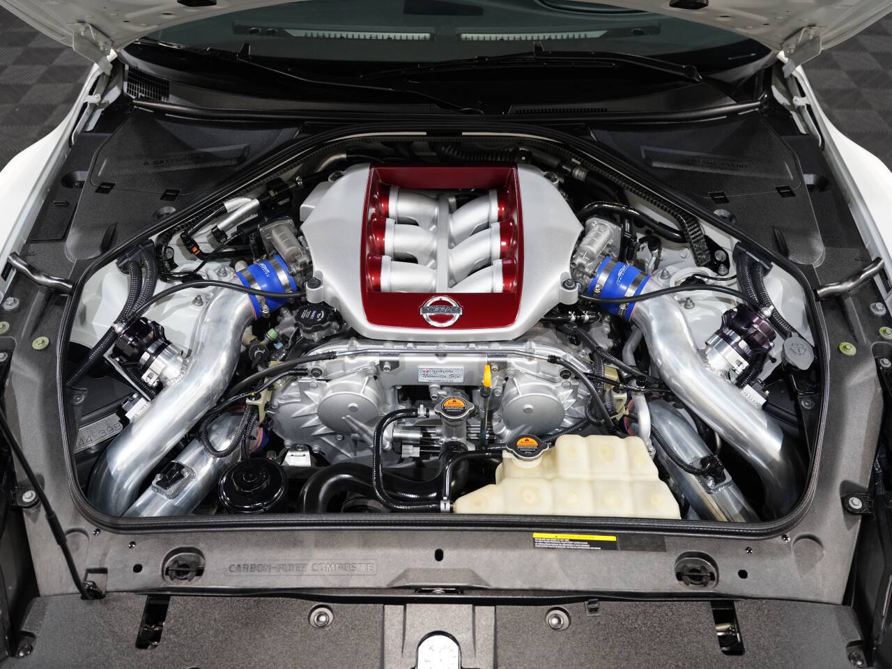 PEARL WHITE, 2015 NISSAN GT-R Image 45