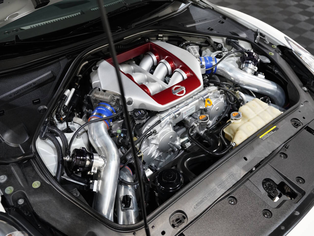 PEARL WHITE, 2015 NISSAN GT-R Image 44