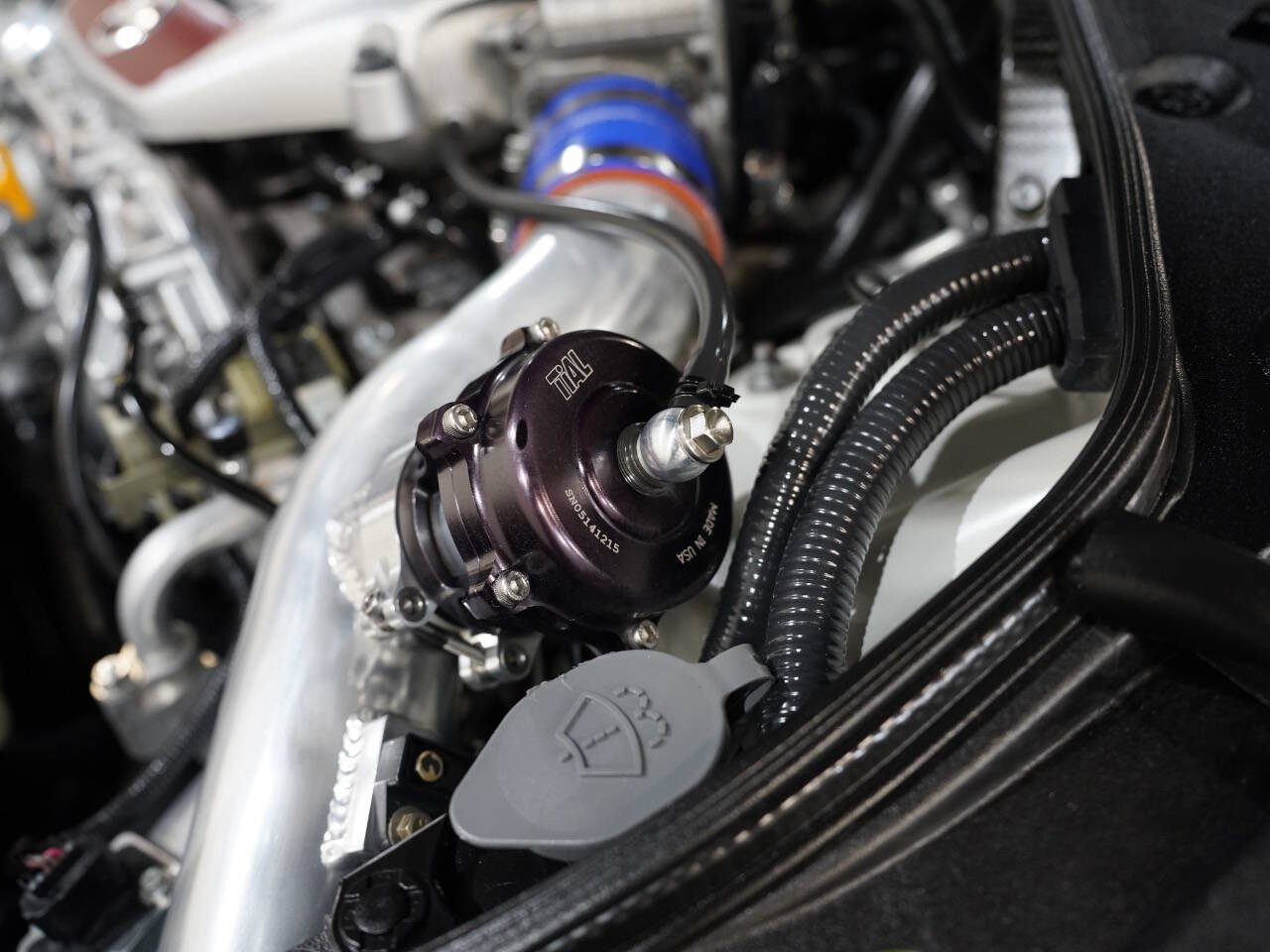 PEARL WHITE, 2015 NISSAN GT-R Image 49