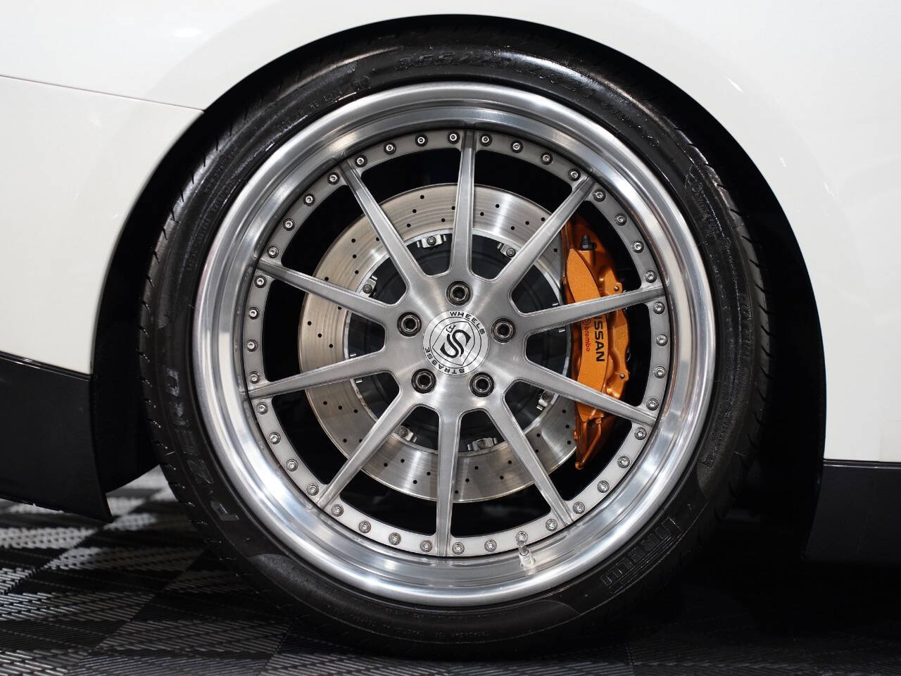 PEARL WHITE, 2015 NISSAN GT-R Image 54