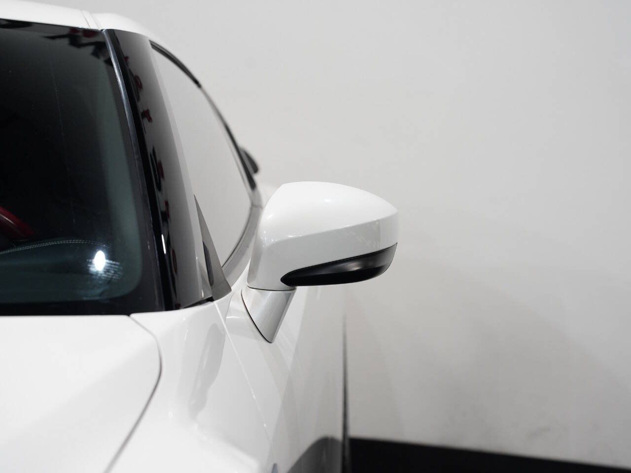 PEARL WHITE, 2015 NISSAN GT-R Image 11