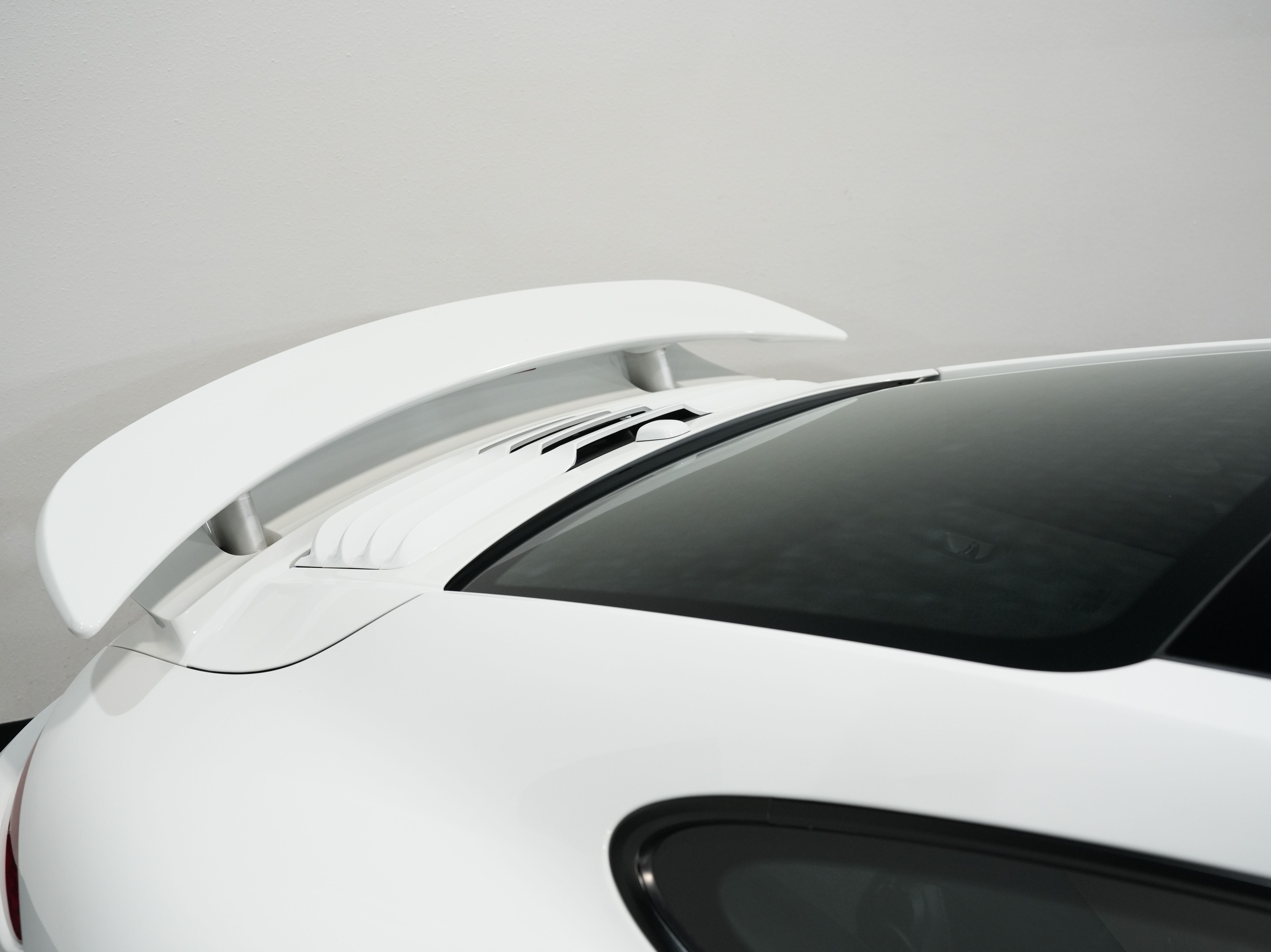 WHITE, 2014 PORSCHE 911 Image 16