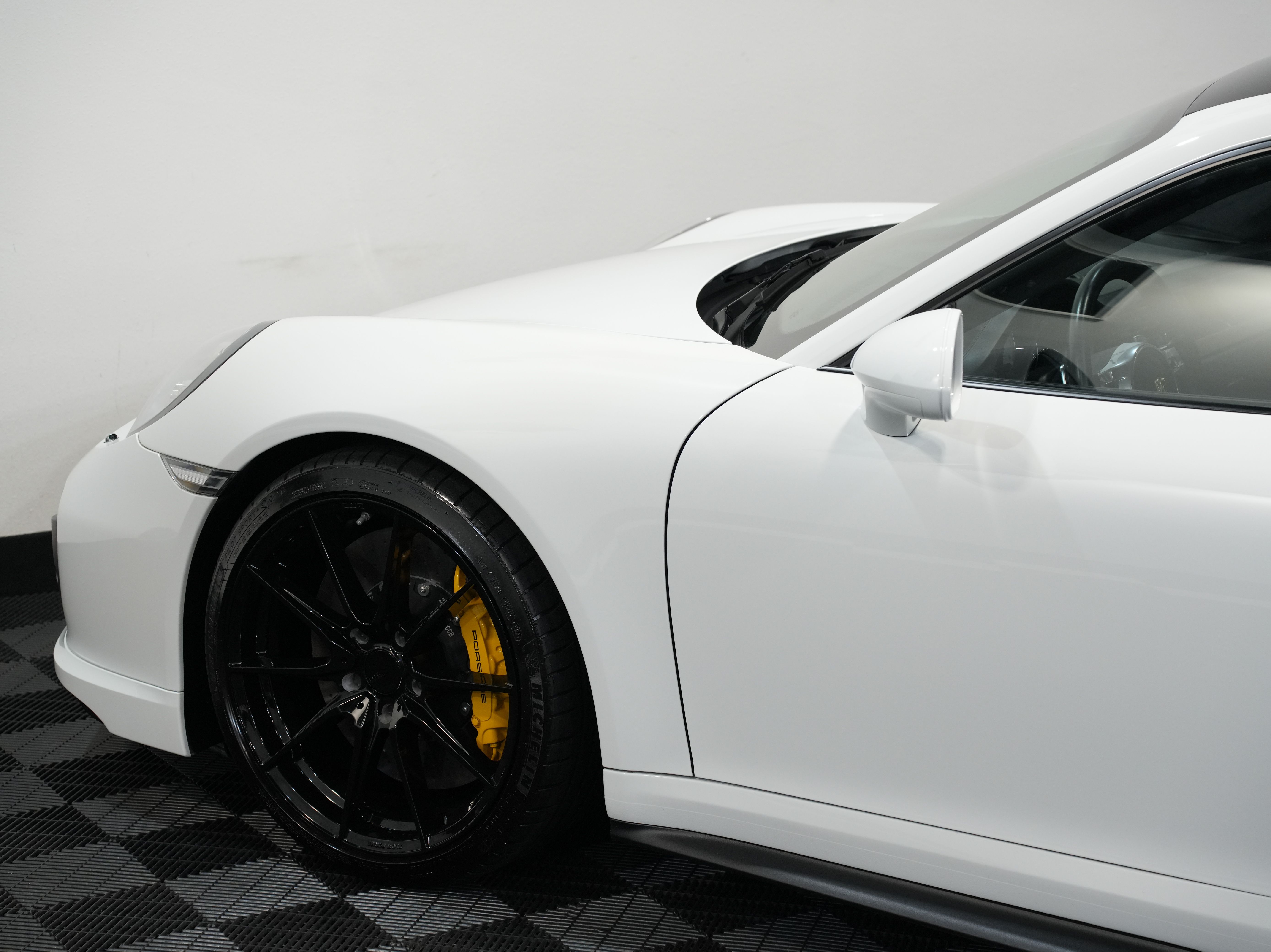 WHITE, 2014 PORSCHE 911 Image 23
