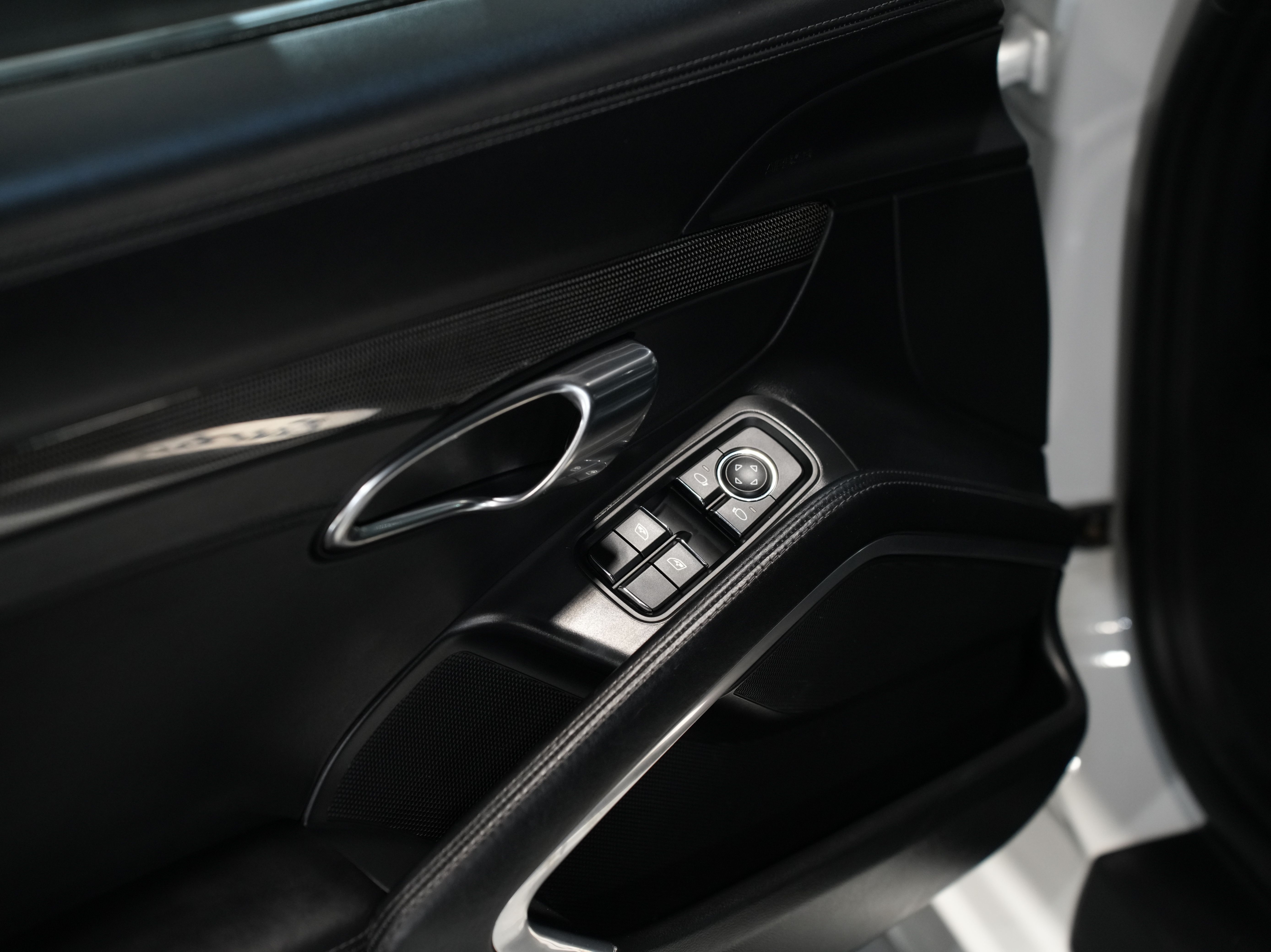 WHITE, 2014 PORSCHE 911 Image 25