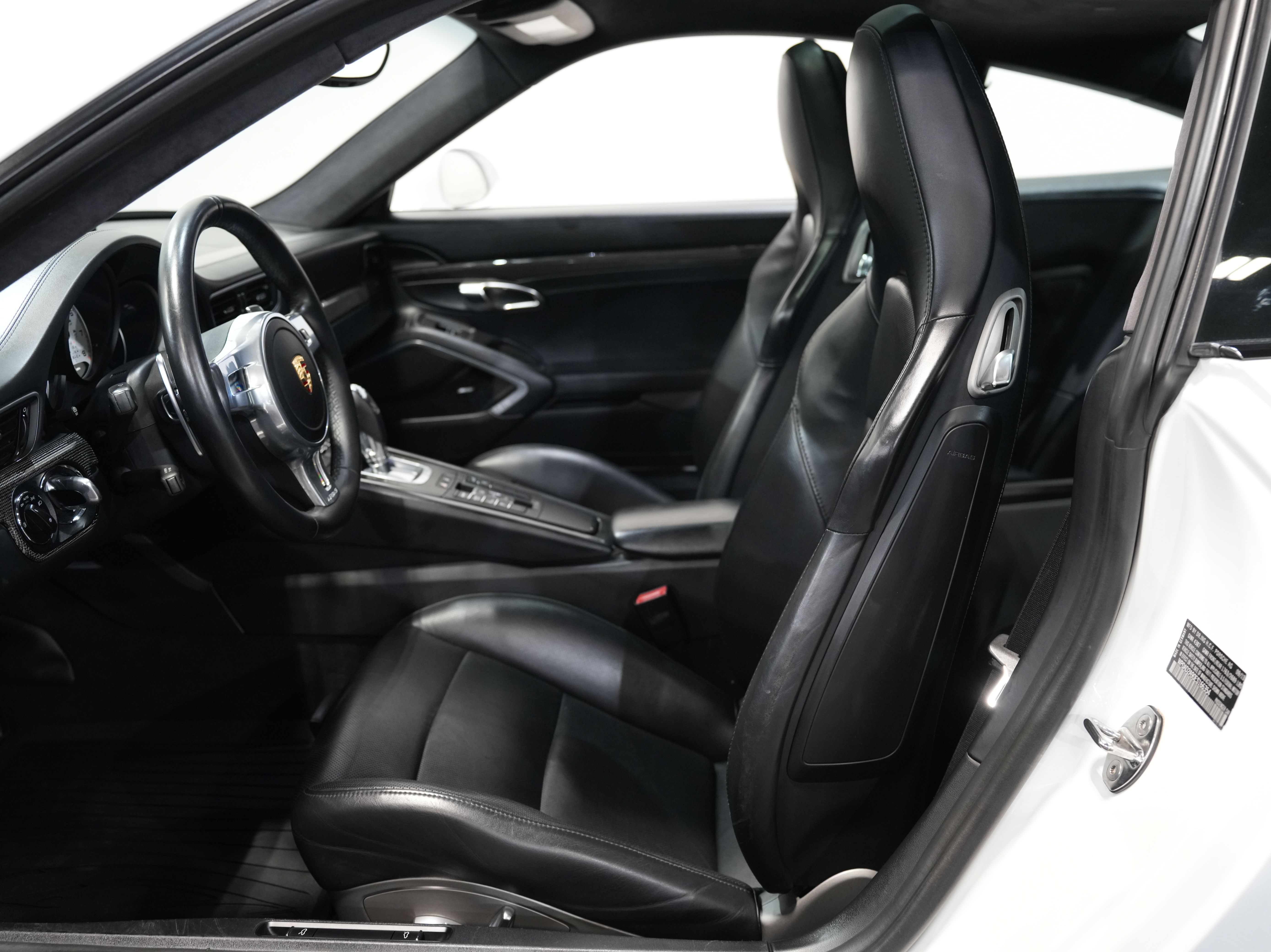 WHITE, 2014 PORSCHE 911 Image 30