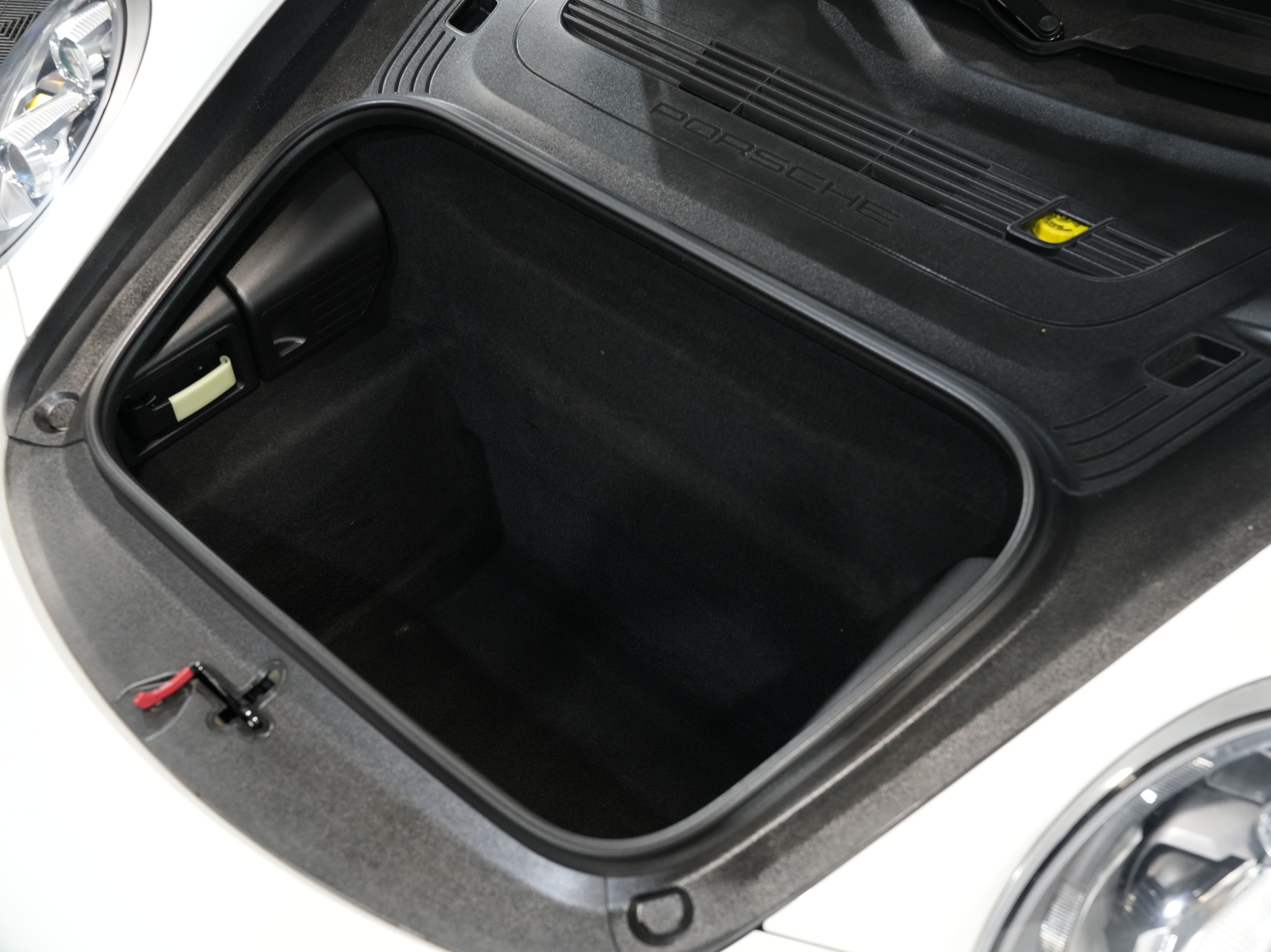 WHITE, 2014 PORSCHE 911 Image 46