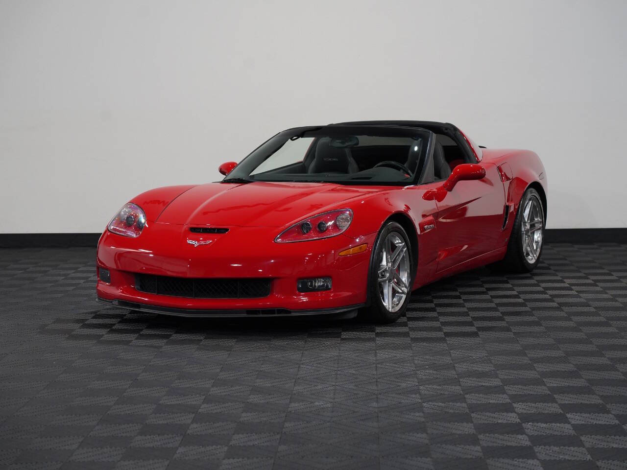 RED, 2007 CHEVROLET CORVETTE Image 4