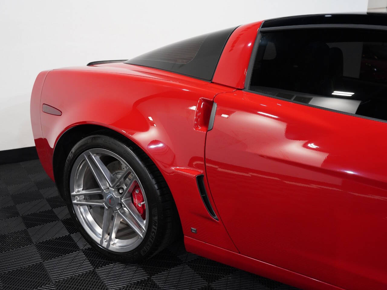 RED, 2007 CHEVROLET CORVETTE Image 18