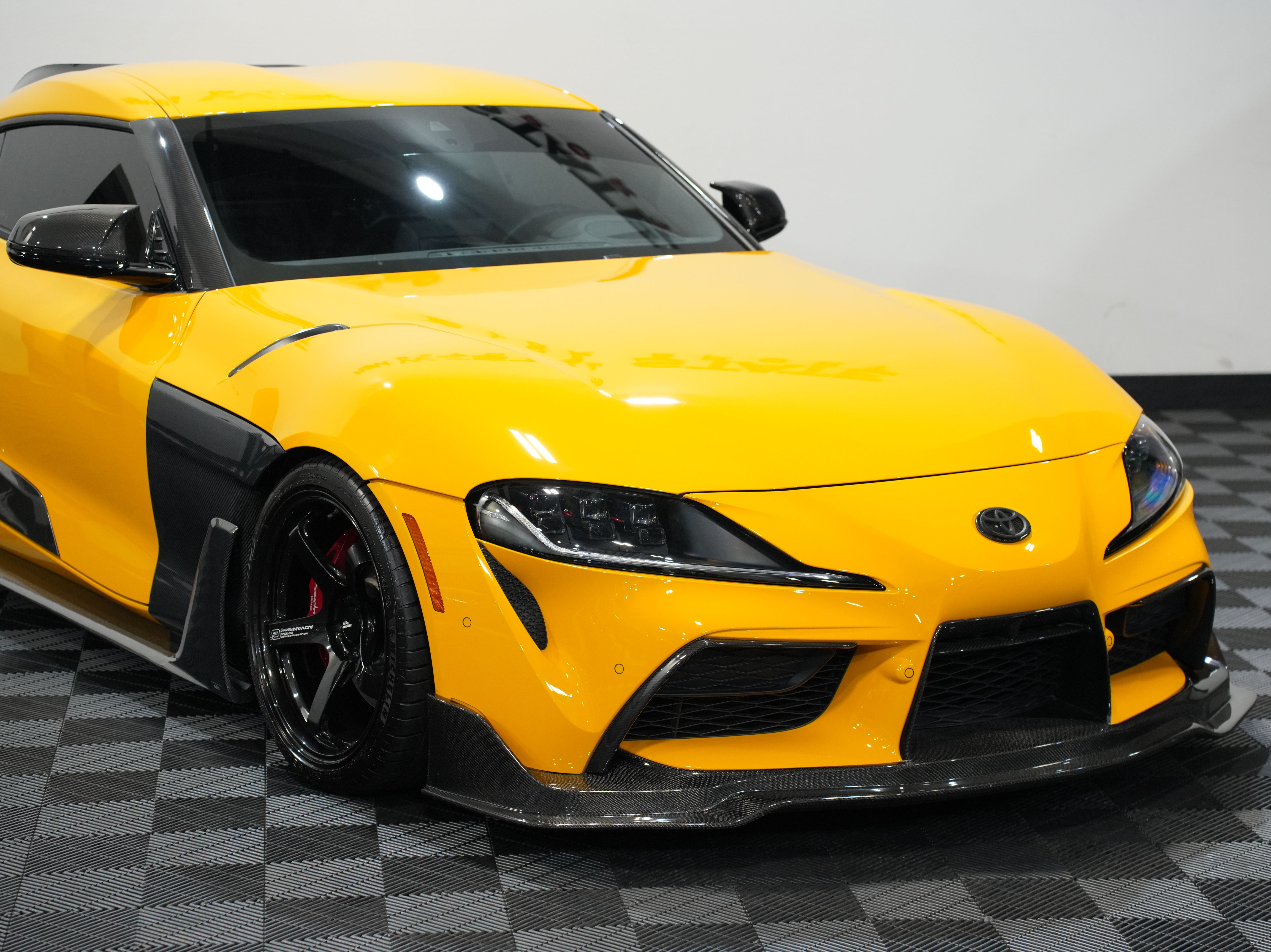 YELLOW, 2023 TOYOTA GR SUPRA Image 9