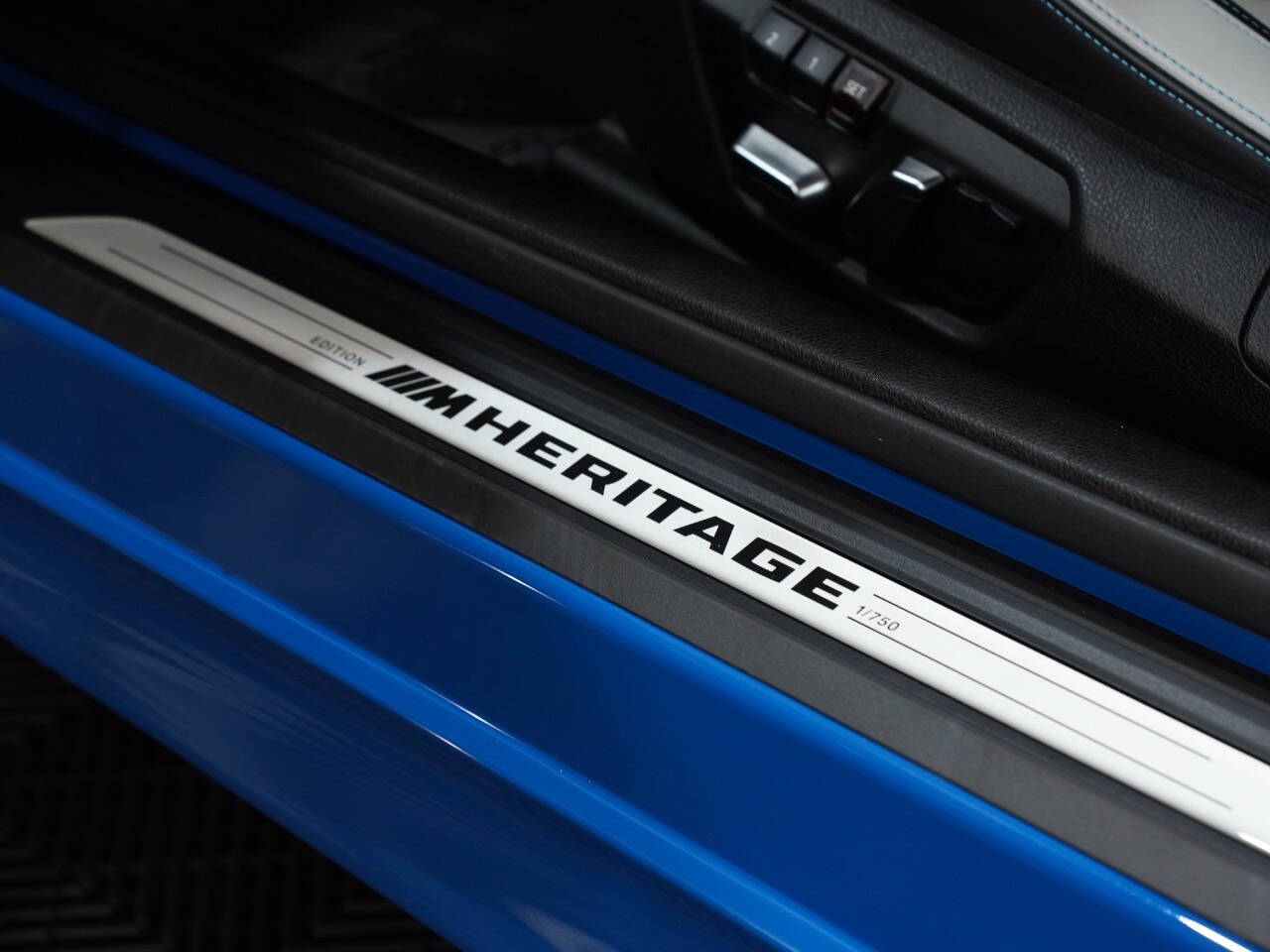 LAGUNA SECA BLUE, 2020 BMW M4 Image 24