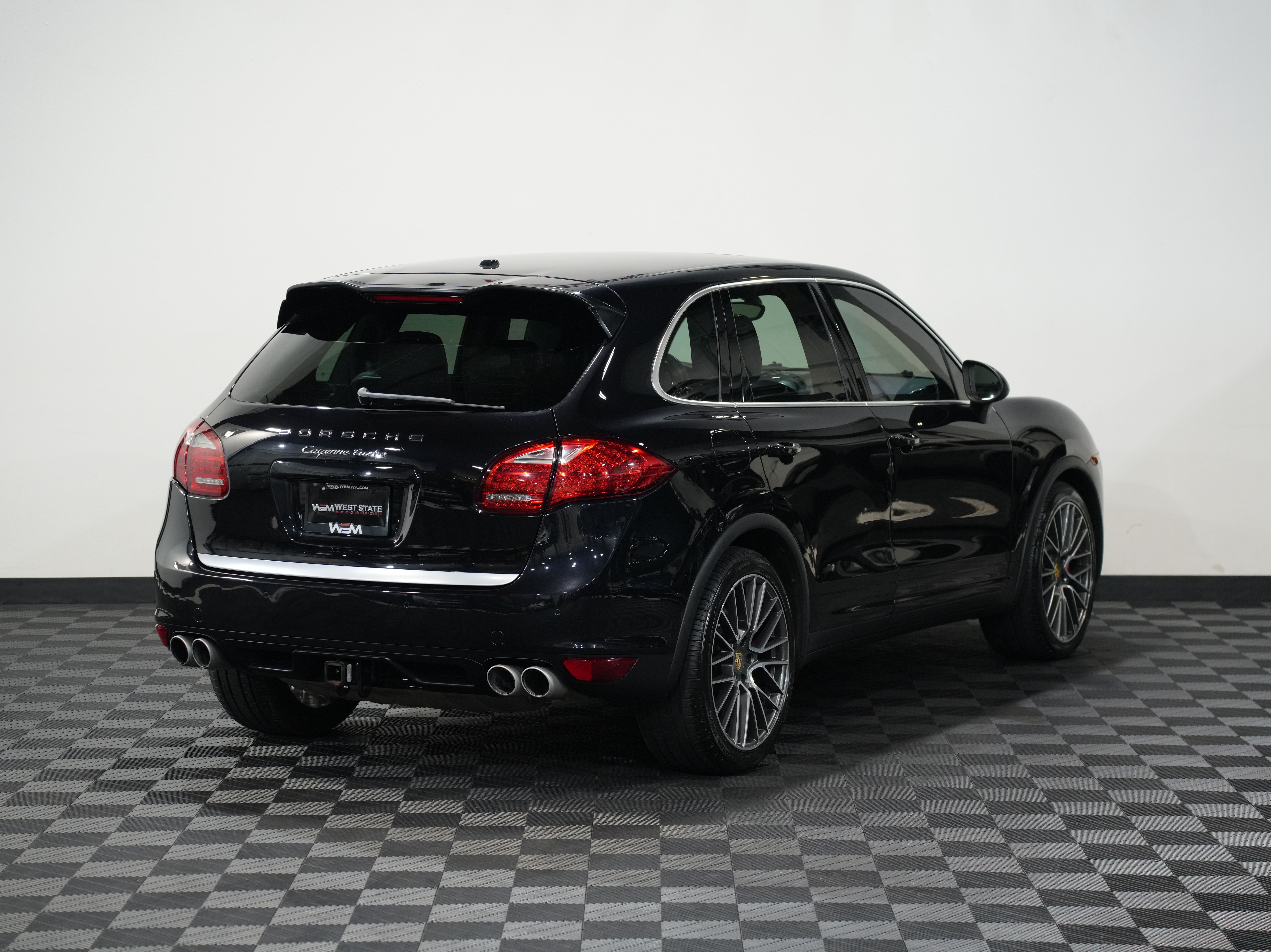 BLACK, 2011 PORSCHE CAYENNE Image 6