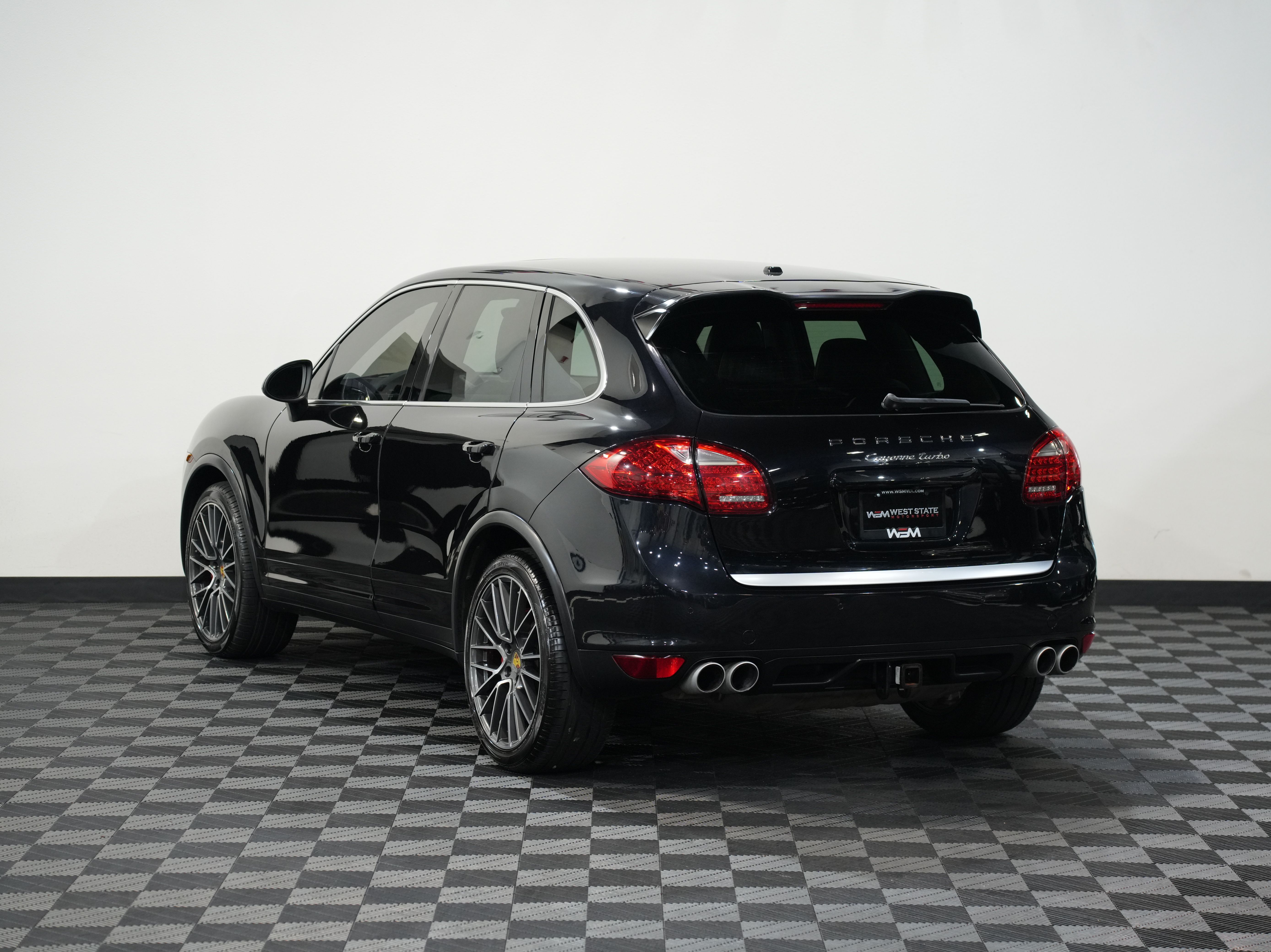 BLACK, 2011 PORSCHE CAYENNE Image 8