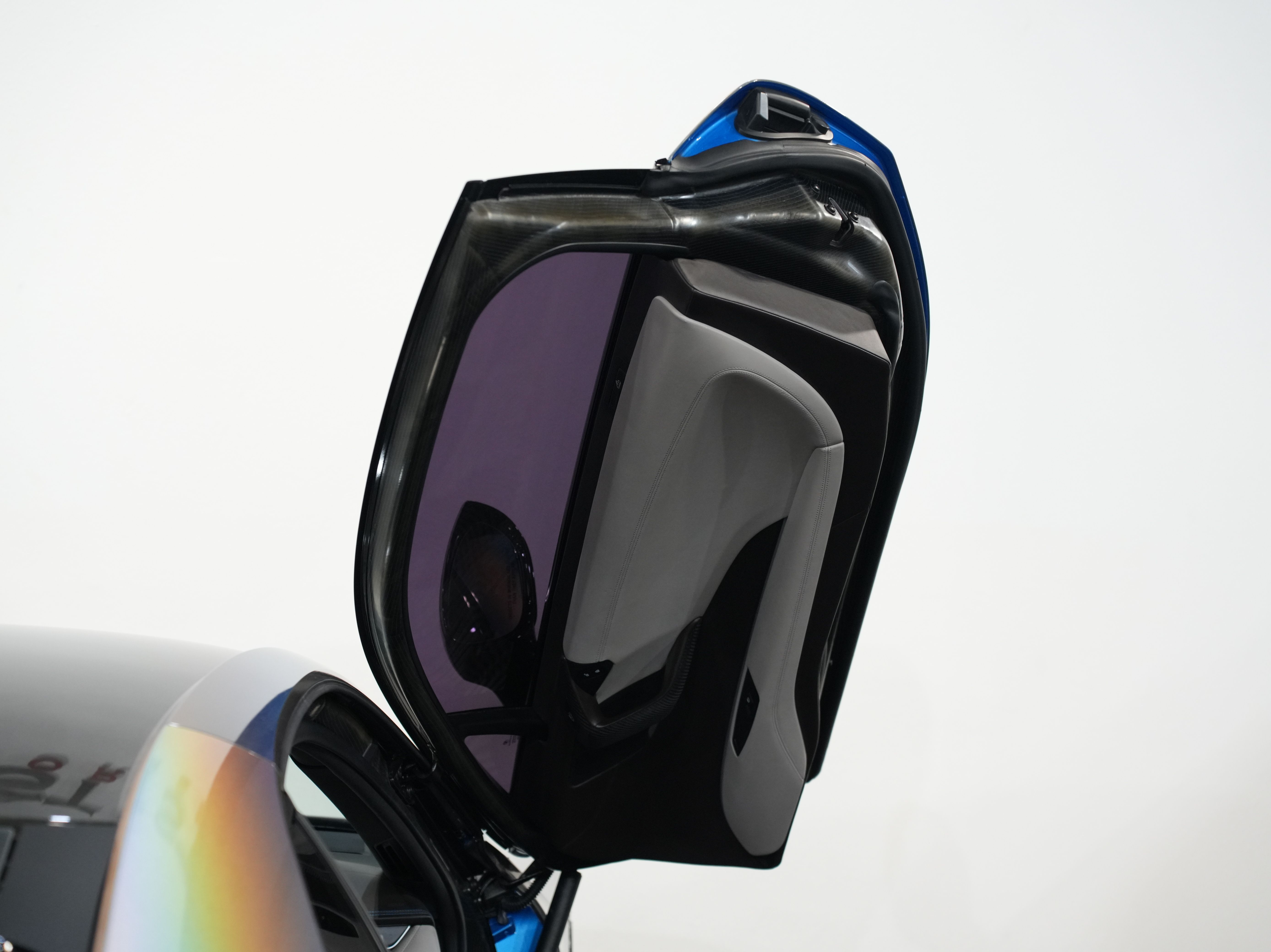 BLUE, 2015 BMW I8 Image 27