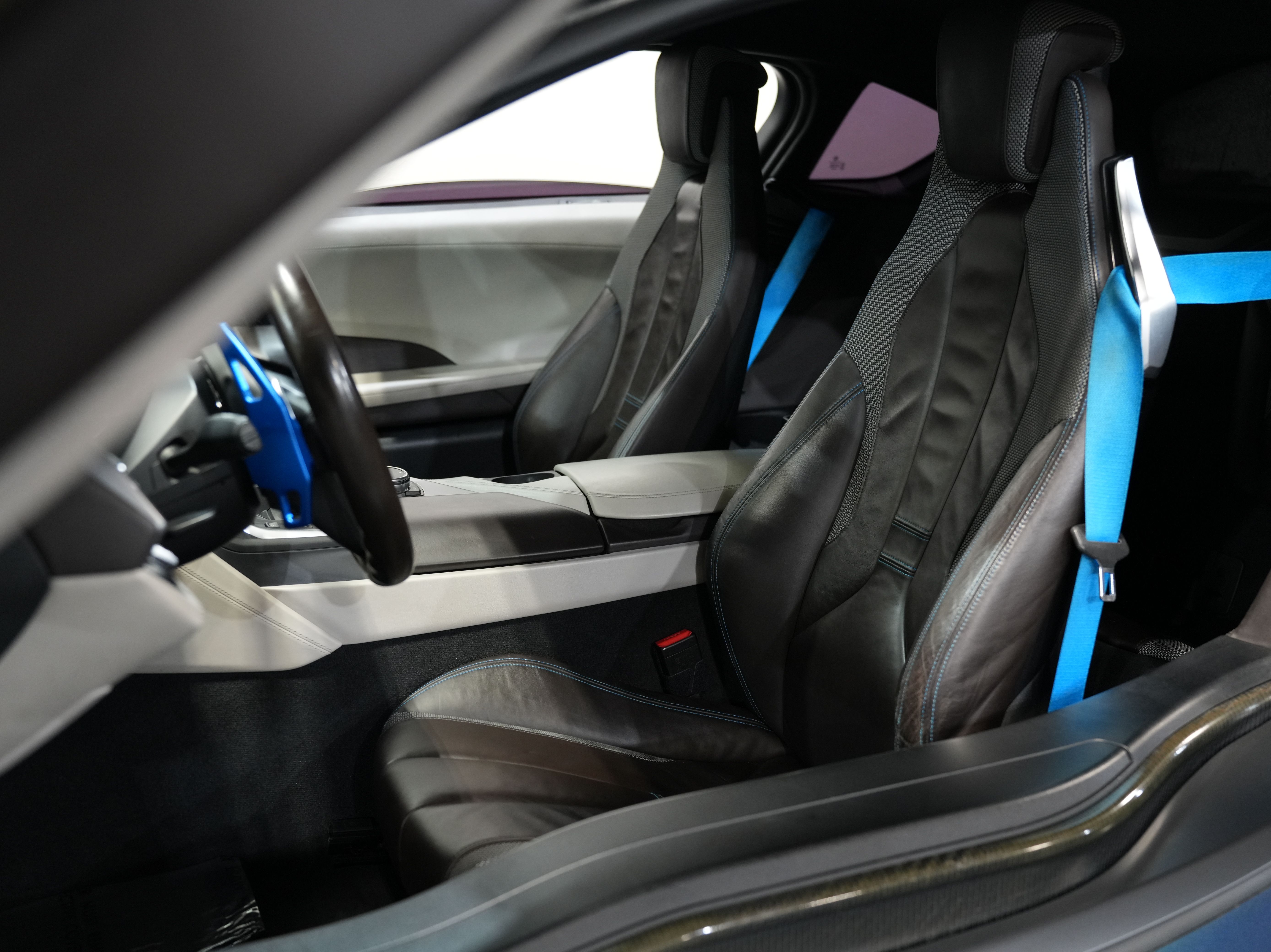 BLUE, 2015 BMW I8 Image 29