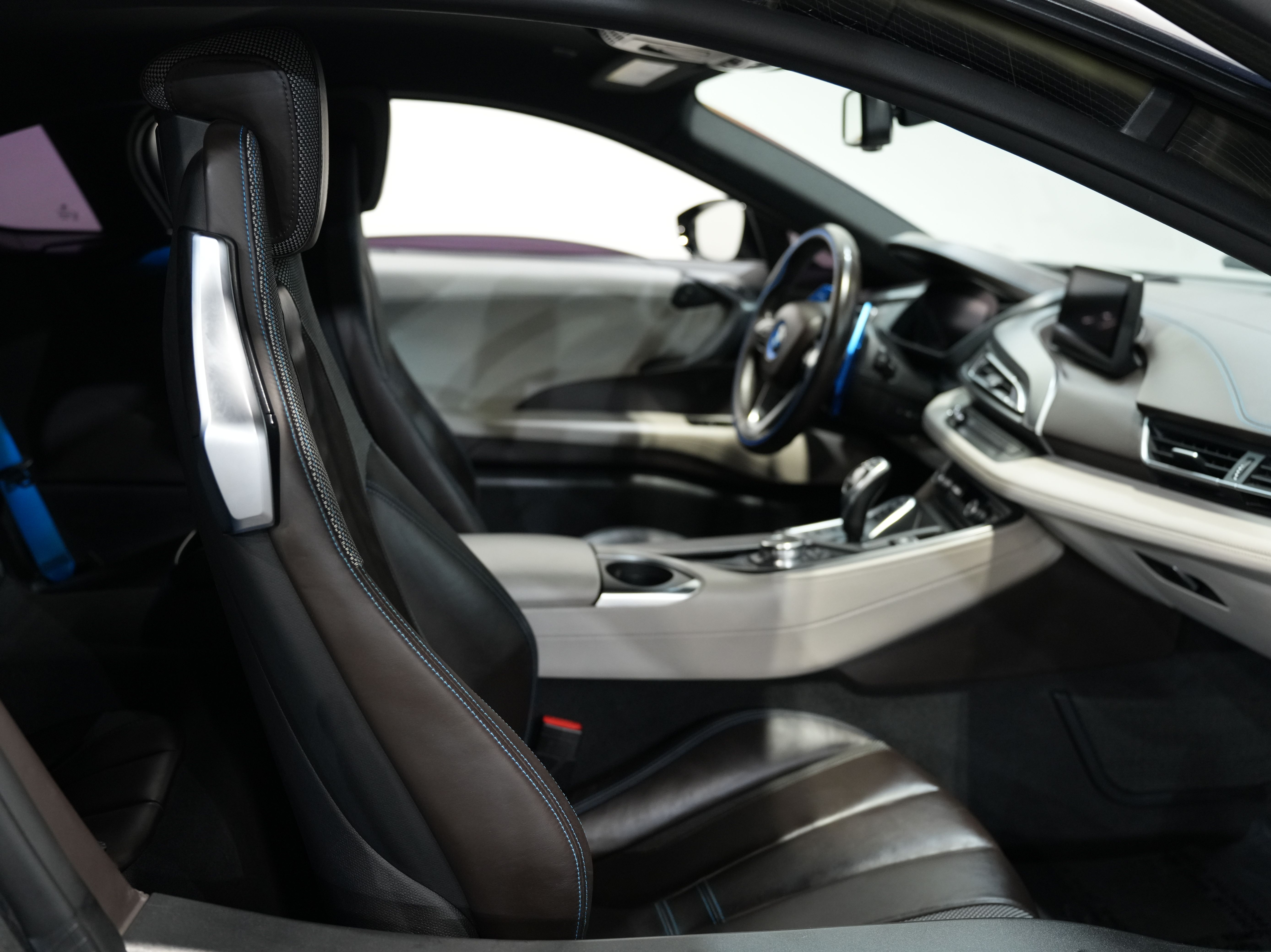 BLUE, 2015 BMW I8 Image 33