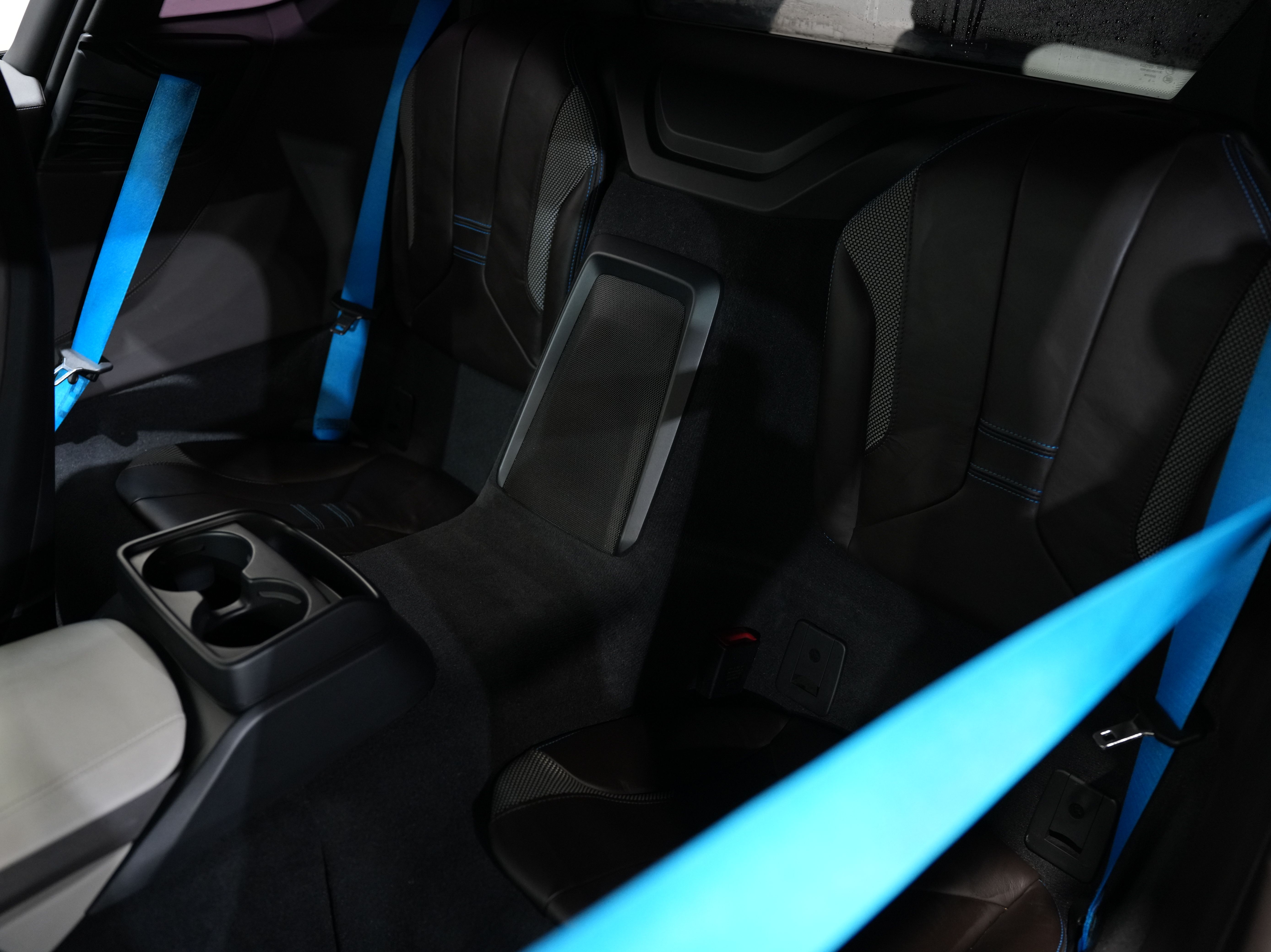 BLUE, 2015 BMW I8 Image 35