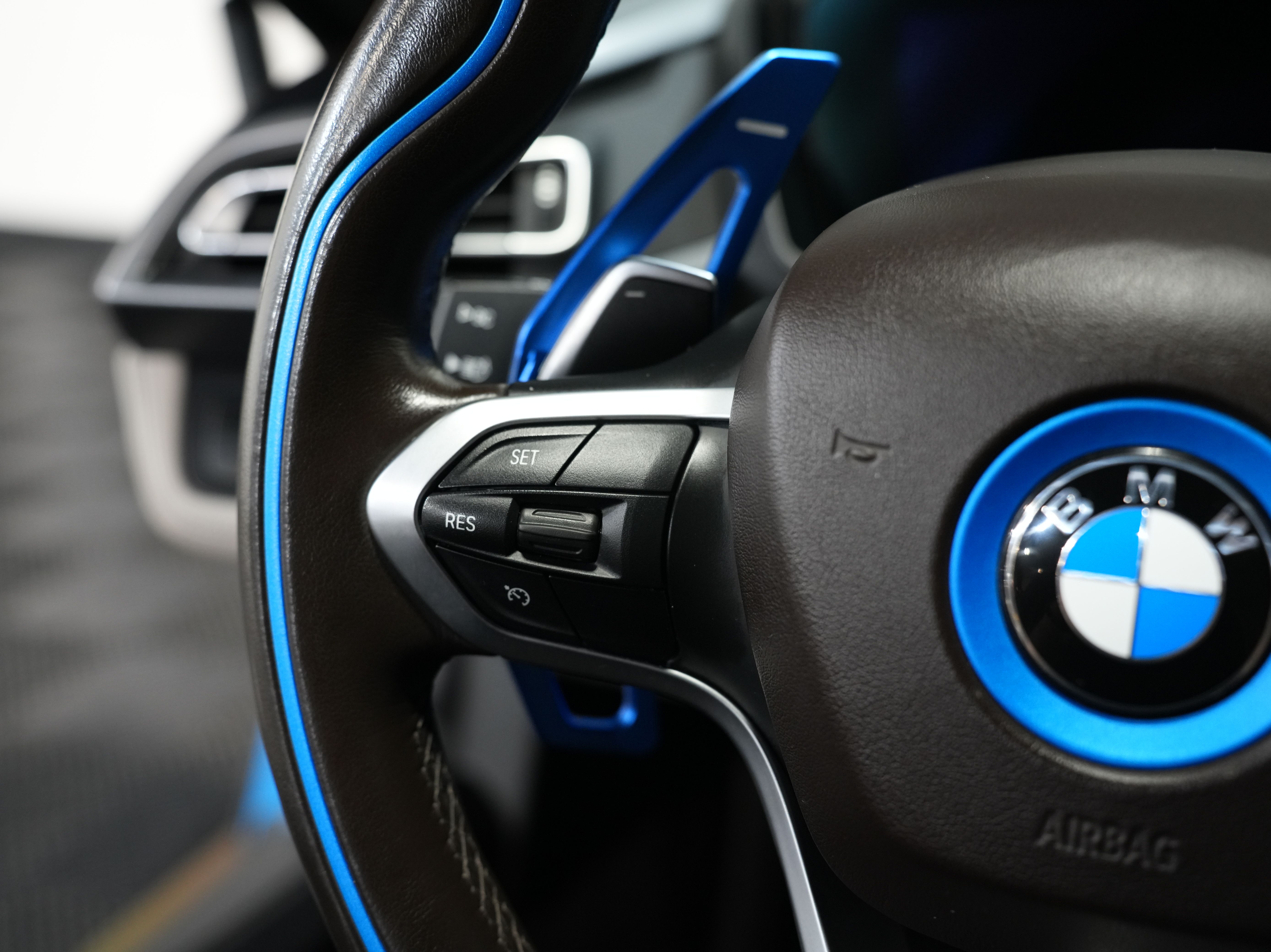 BLUE, 2015 BMW I8 Image 37