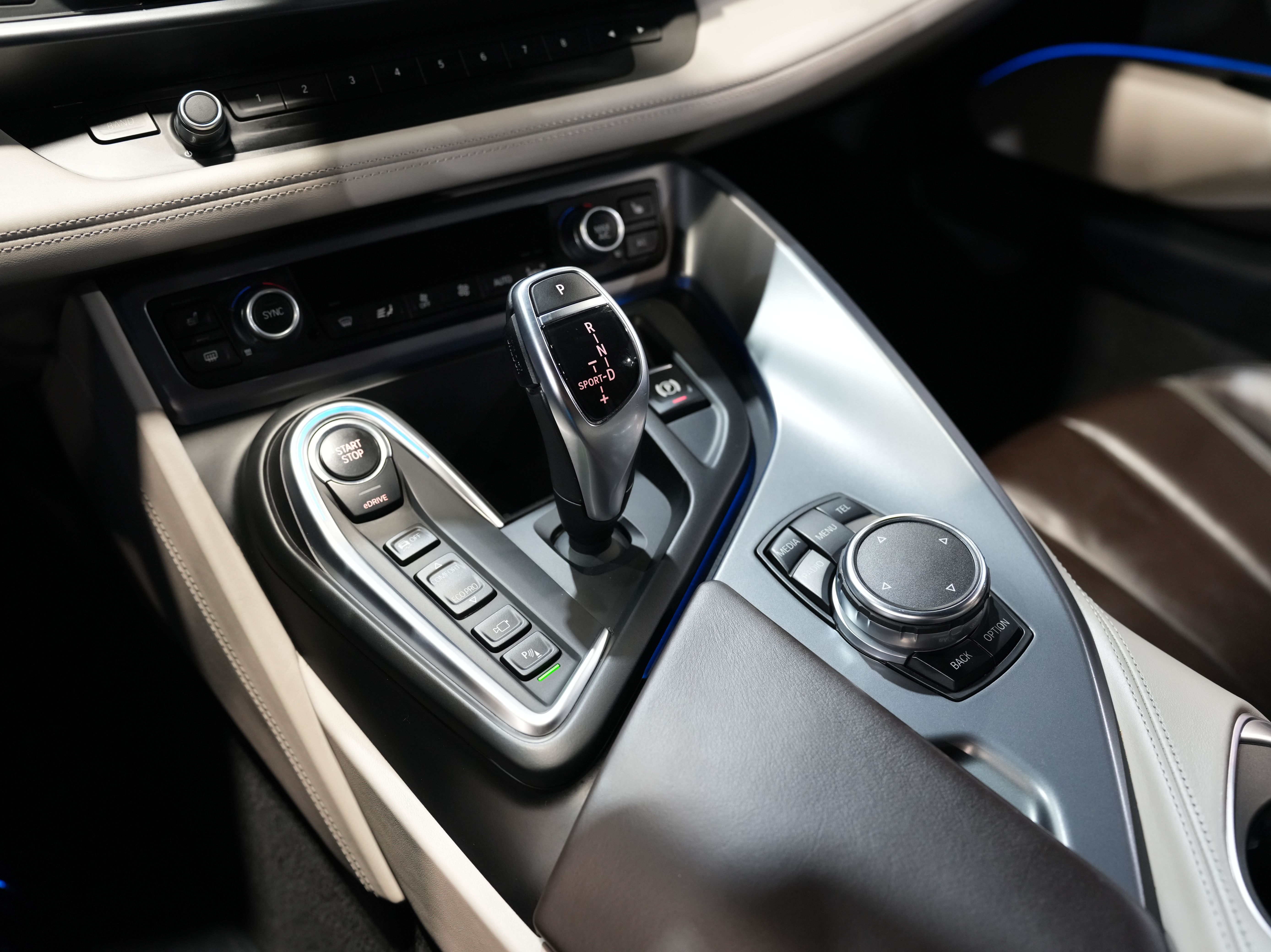 BLUE, 2015 BMW I8 Image 42