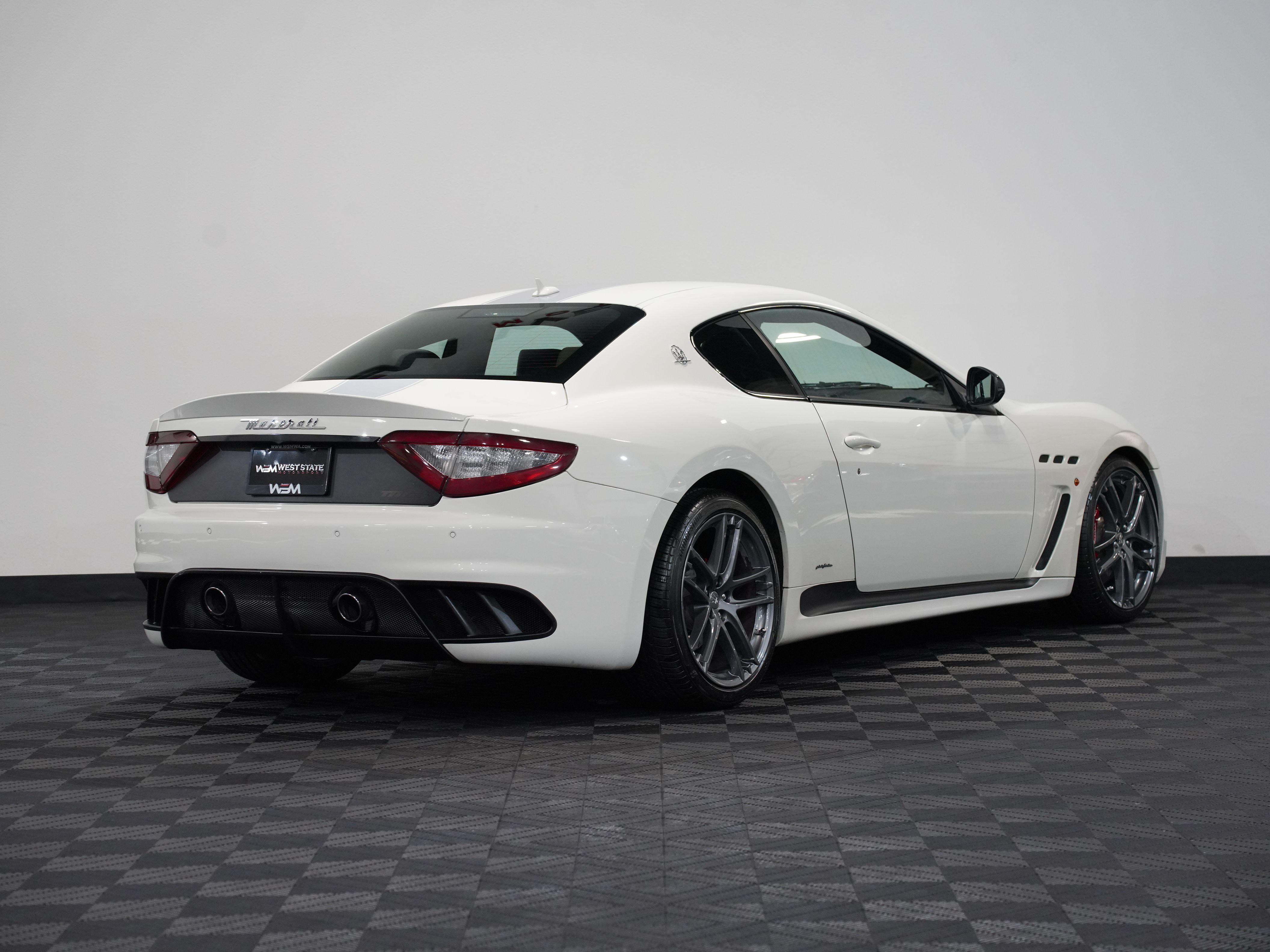 BIANCO ELDORADO, 2012 MASERATI GRANTURISMO Image 6