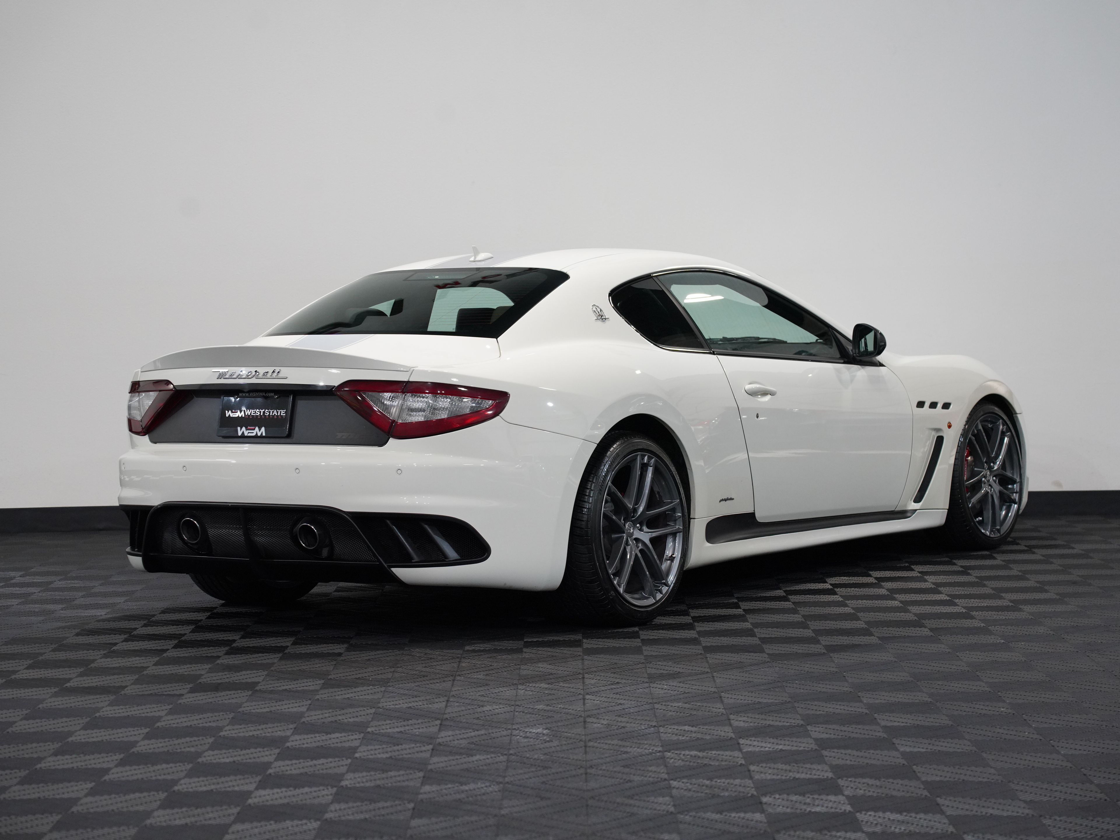 BIANCO ELDORADO, 2012 MASERATI GRANTURISMO Image 6