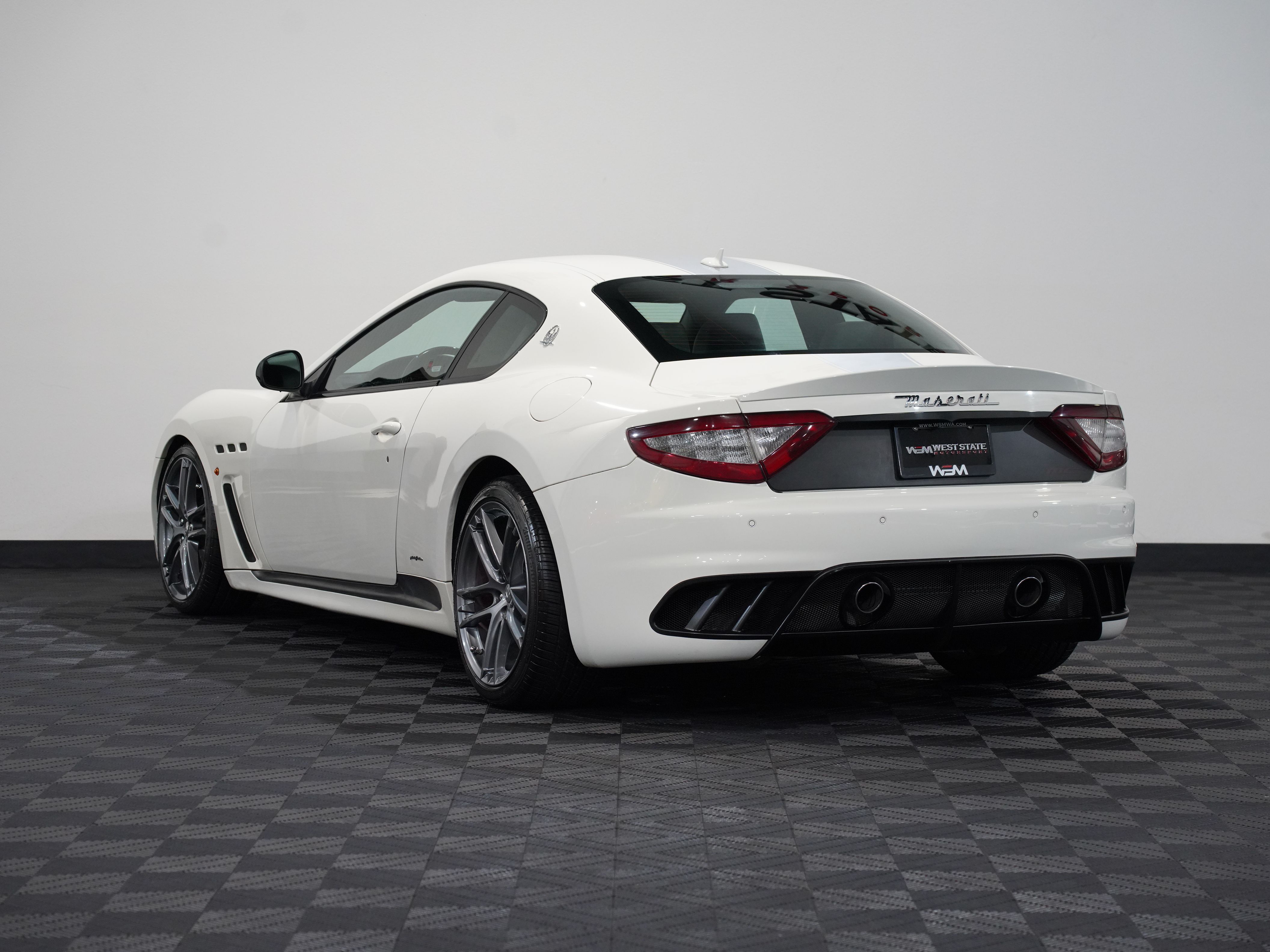 BIANCO ELDORADO, 2012 MASERATI GRANTURISMO Image 8