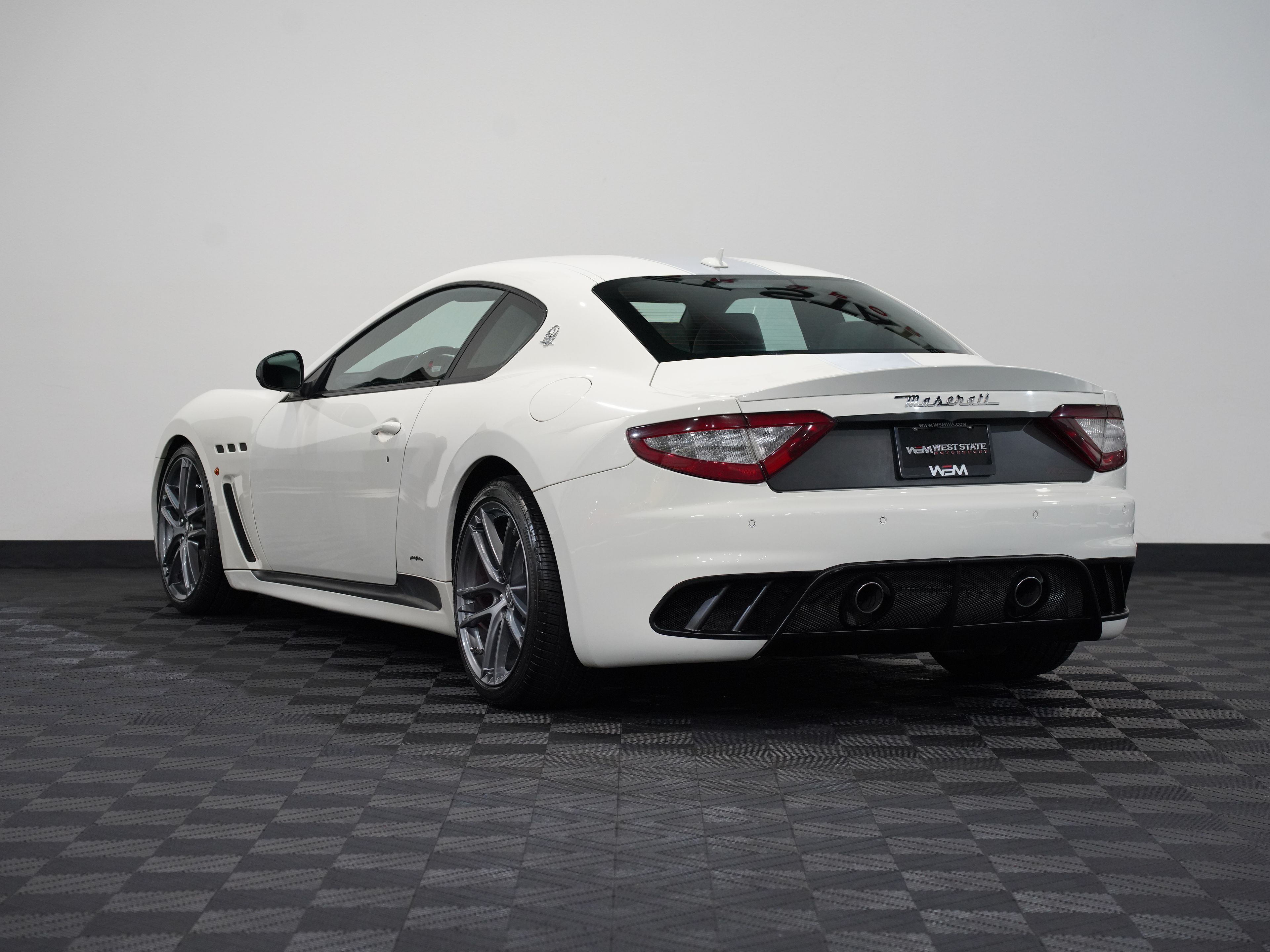 BIANCO ELDORADO, 2012 MASERATI GRANTURISMO Image 8