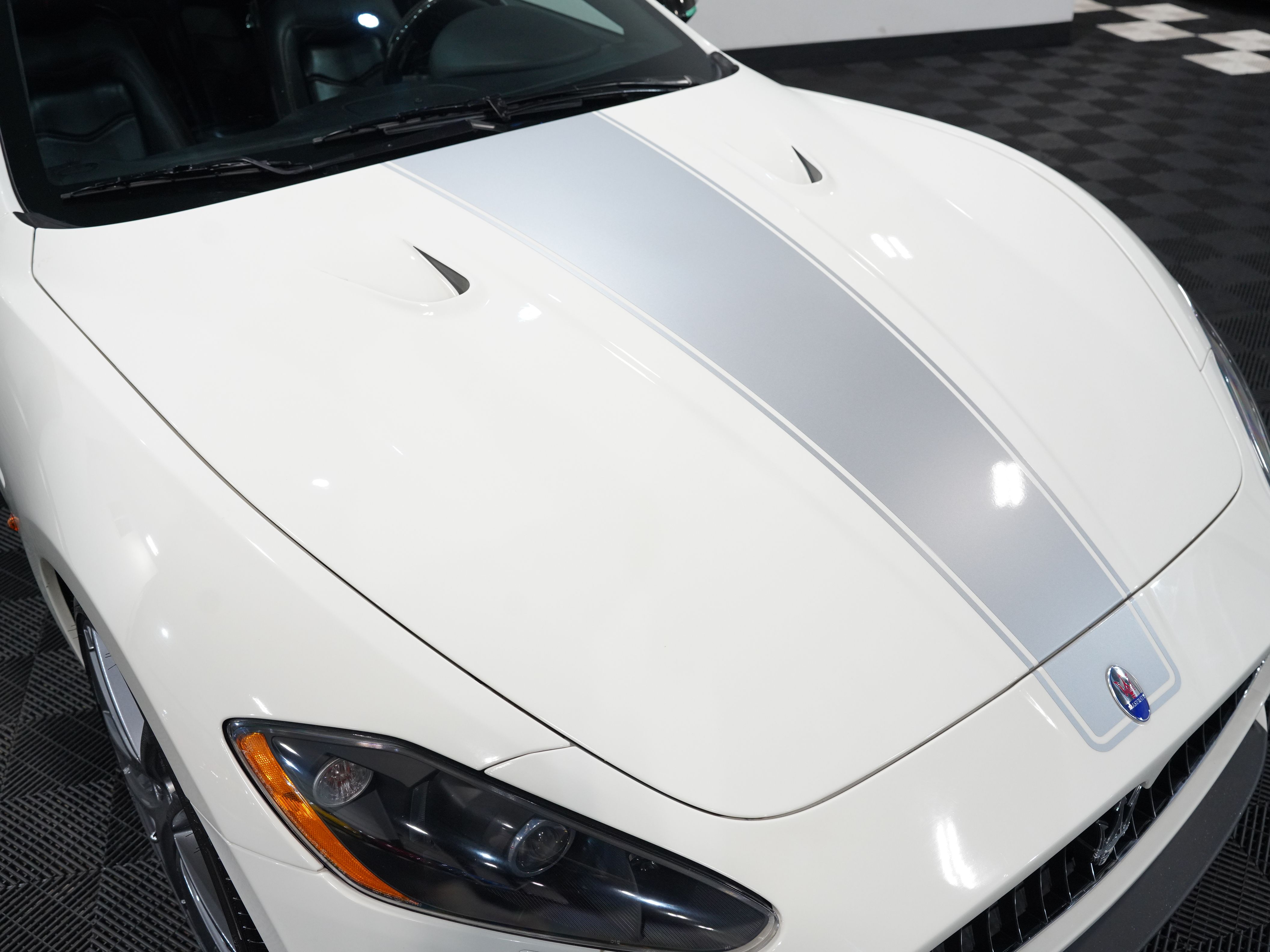 BIANCO ELDORADO, 2012 MASERATI GRANTURISMO Image 12