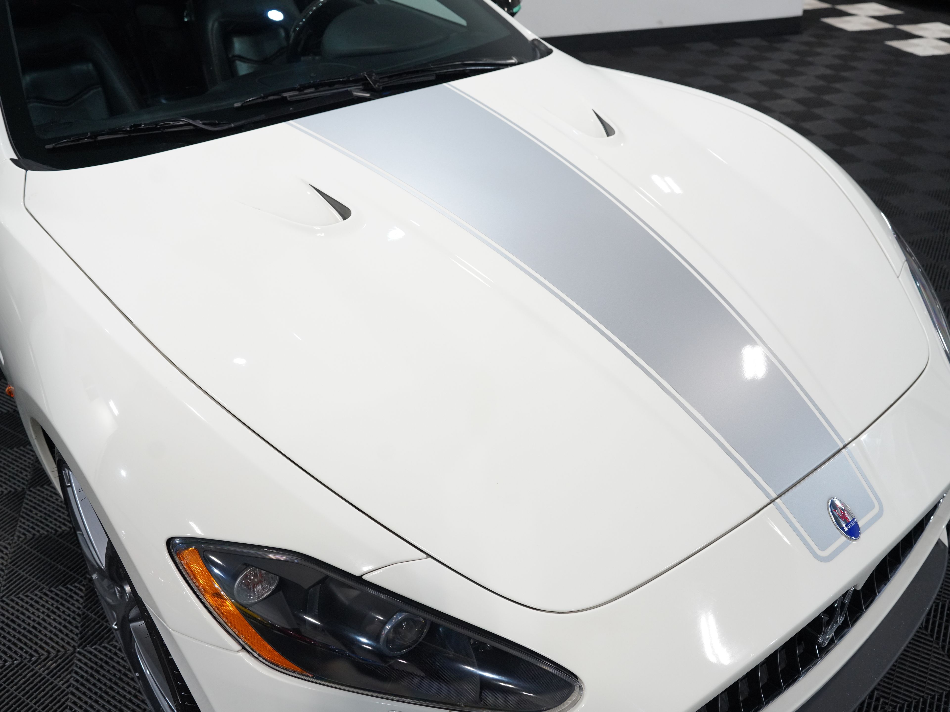BIANCO ELDORADO, 2012 MASERATI GRANTURISMO Image 12