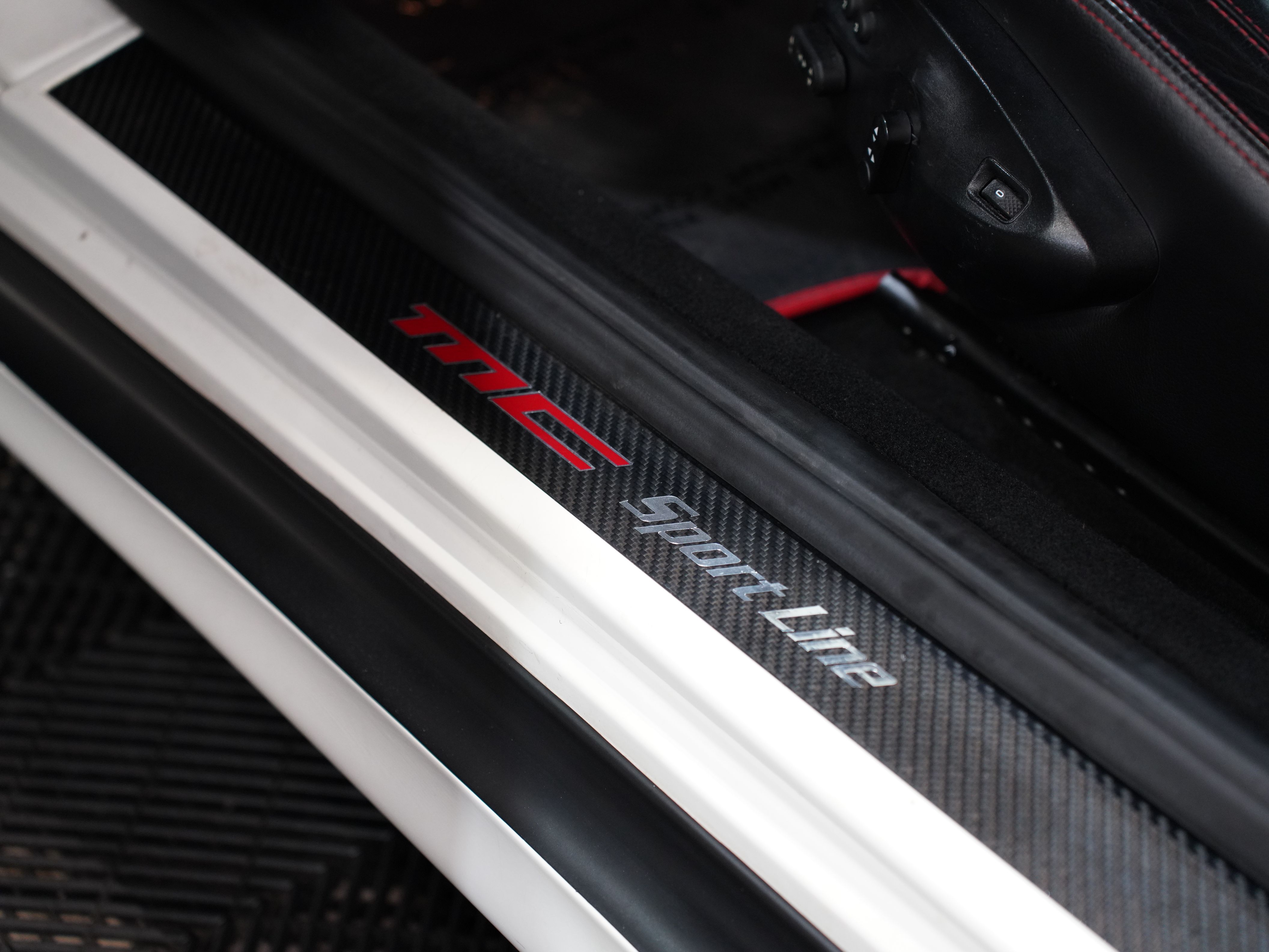 BIANCO ELDORADO, 2012 MASERATI GRANTURISMO Image 26