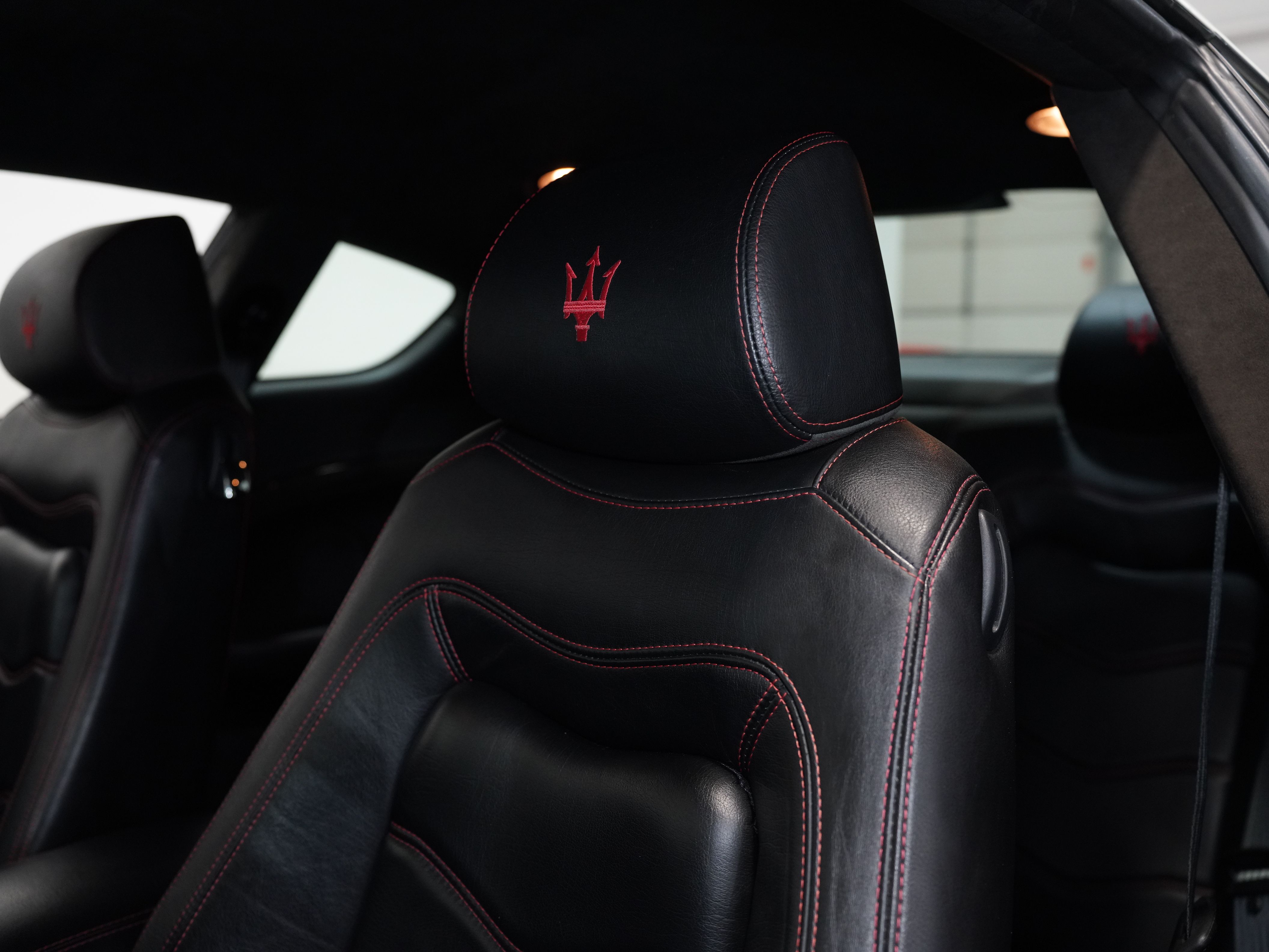 BIANCO ELDORADO, 2012 MASERATI GRANTURISMO Image 27