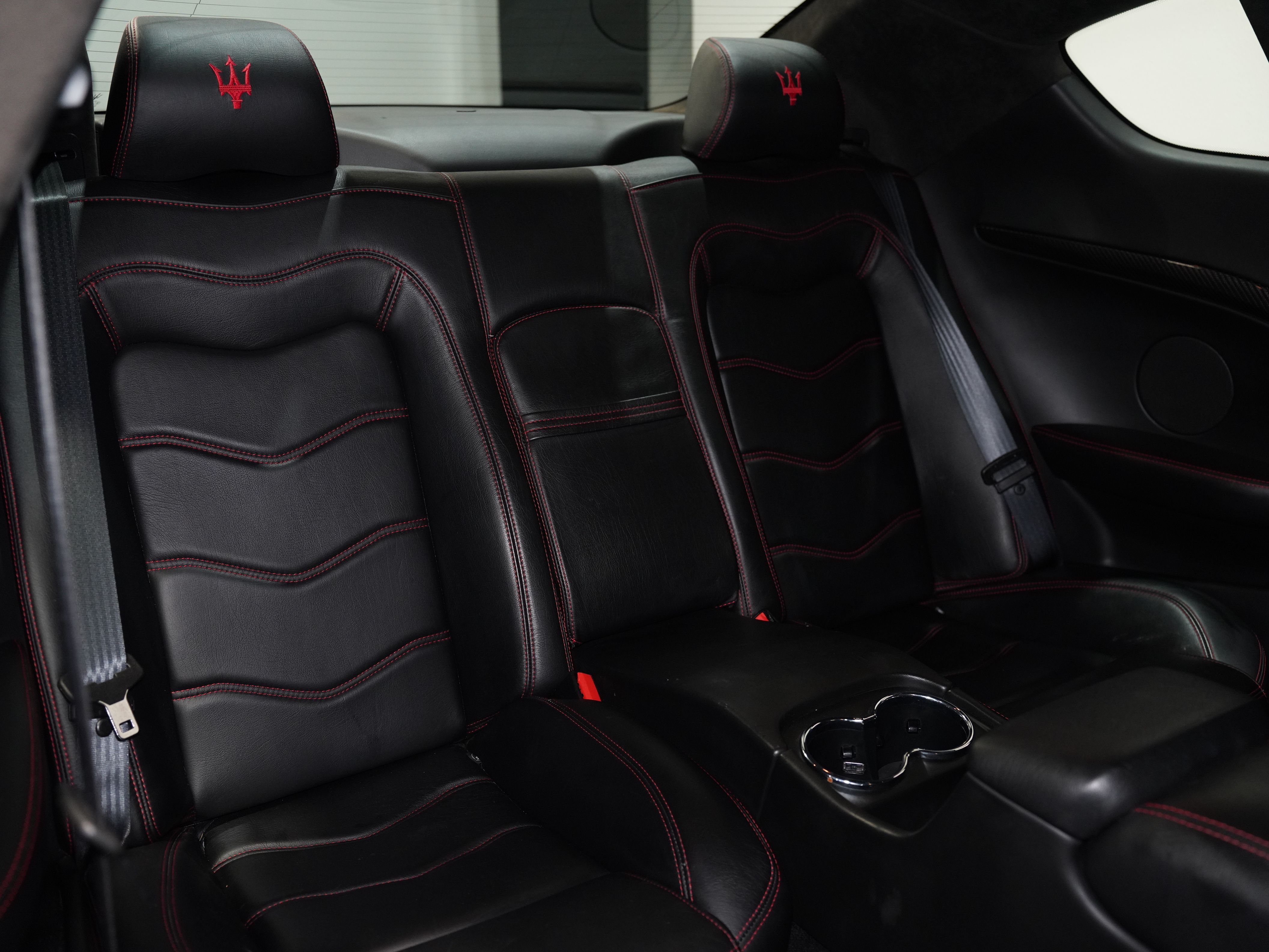 BIANCO ELDORADO, 2012 MASERATI GRANTURISMO Image 34