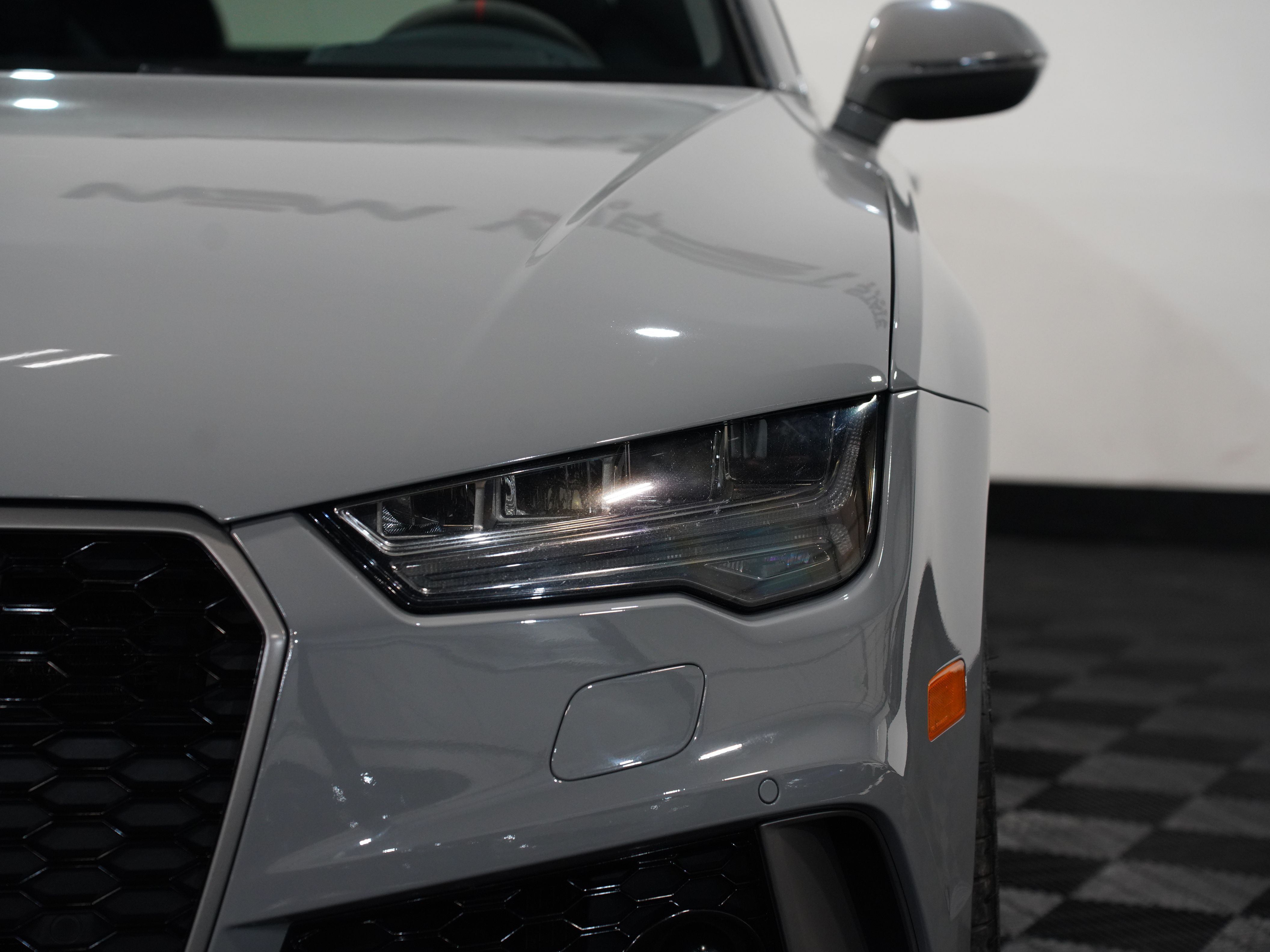 GRAY, 2017 AUDI RS 7 Image 10